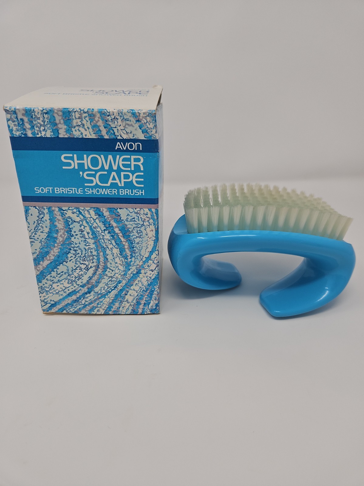 Avon SHOWER SCAPE Blue Soft Bristle Shower BODY BATH BRUSH Curved VINTAGE 1980 Avon SHOWER SCAPE Blue Soft Bristle Shower BODY BATH BRUSH Curved VINTAGE 1980