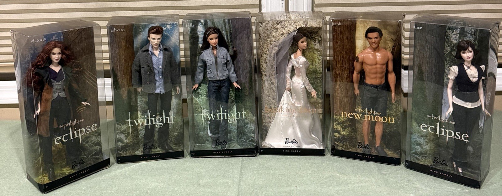 Twilight Barbie Doll Lot of 6 Edward Bella Jacob Alice Victoria Pink Label NRFB Twilight Barbie Doll Lot of 6 Edward Bella Jacob Alice Victoria Pink Label NRFB