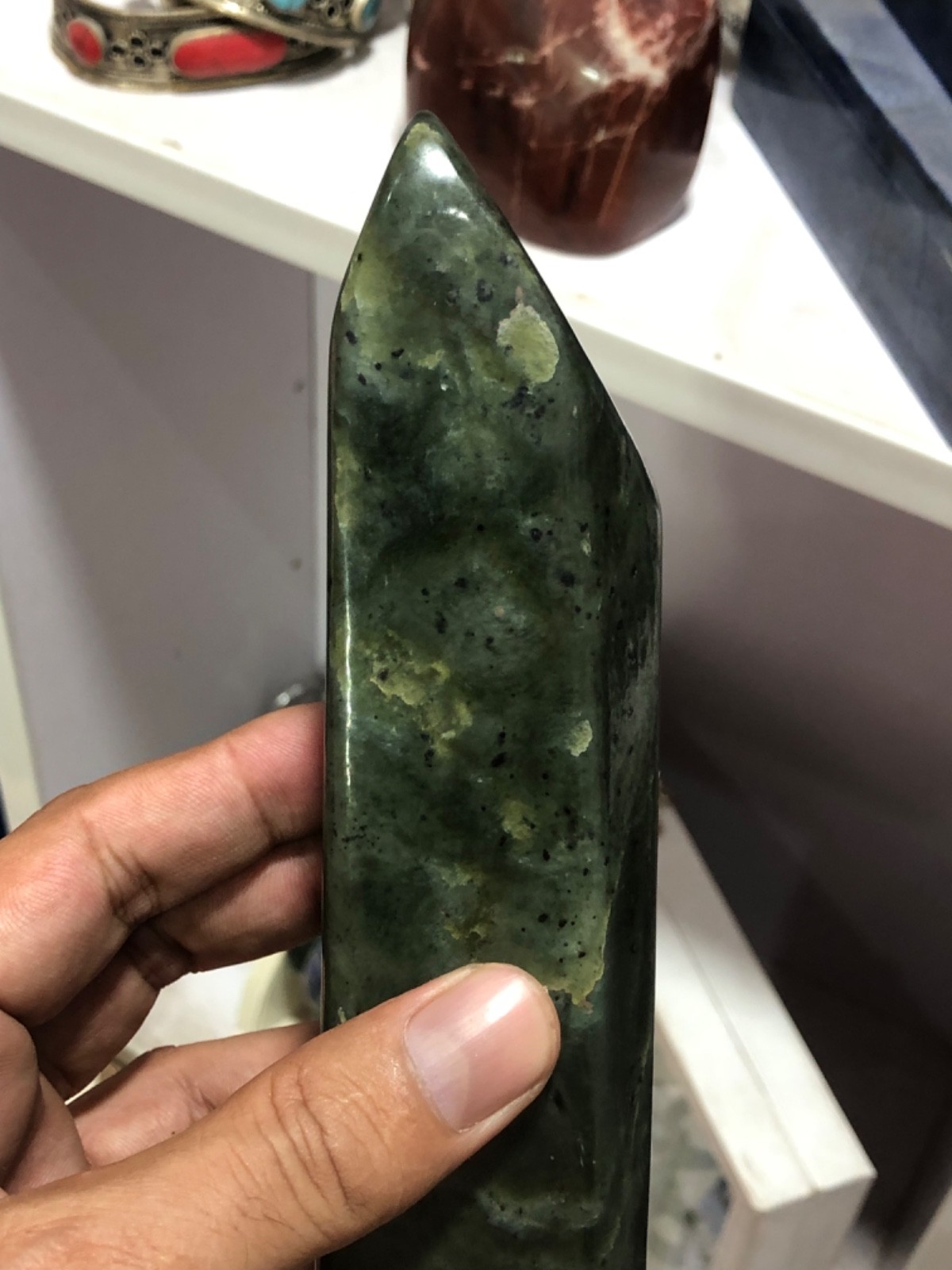 940g Natural Nephrite Jade Stone Green Mineral Crystal Specimen Display 940g Natural Nephrite Jade Stone Green Mineral Crystal Specimen Display