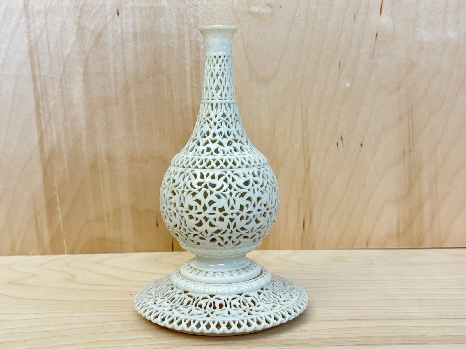 Ca. 1890 Royal Worcester/Grainger Reticulated Porcelain Vase with Base, RARE Ca. 1890 Royal Worcester/Grainger Reticulated Porcelain Vase with Base, RARE