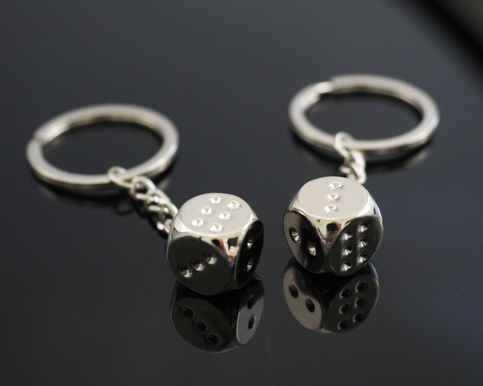 2x PCS Lot - Dice Keychain Keyring Metal Car Bag Keychains Key Holder Gift 2x PCS Lot - Dice Keychain Keyring Metal Car Bag Keychains Key Holder Gift