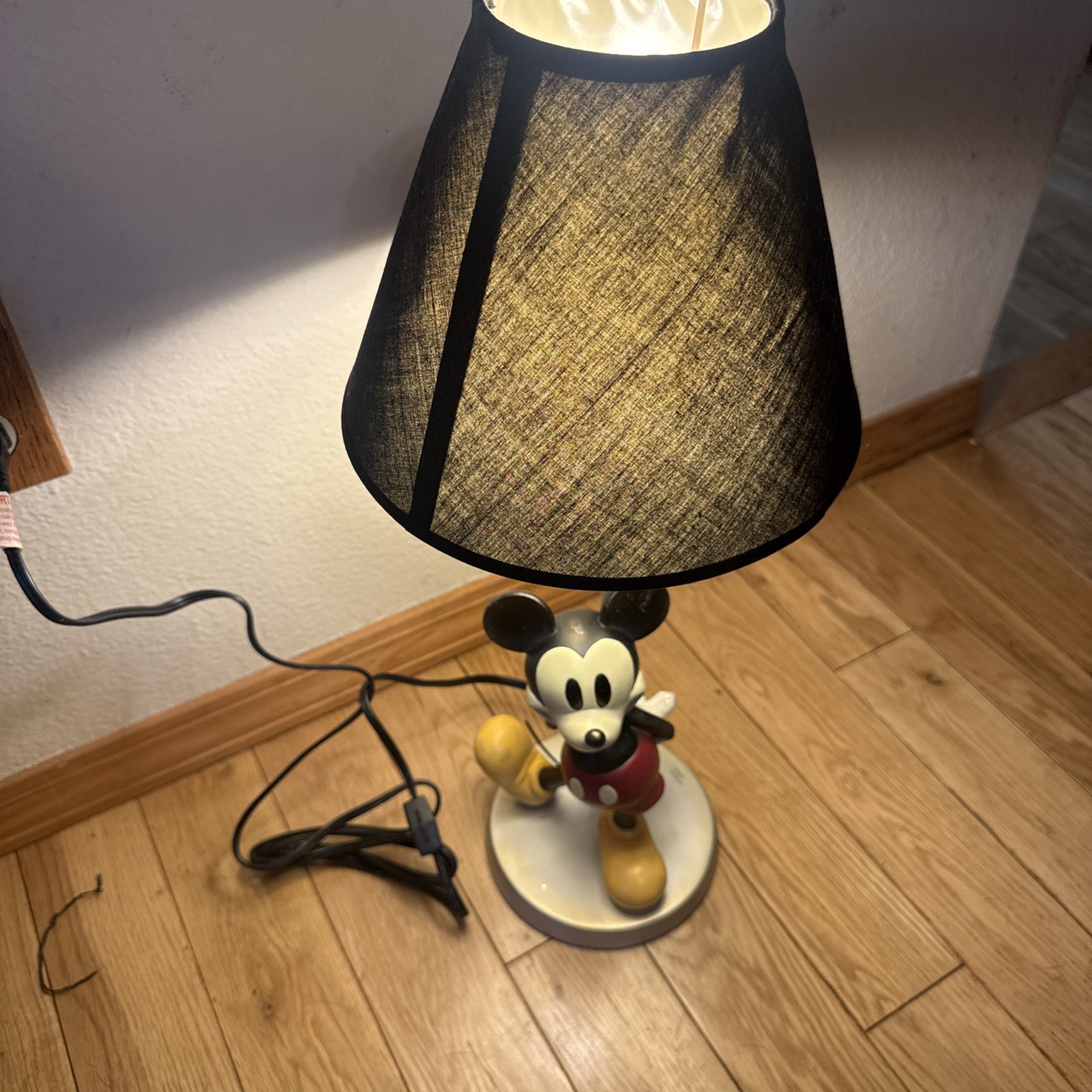 Vintage Disney Mickey Mouse Collectible Electric Lamp *working* Vintage Disney Mickey Mouse Collectible Electric Lamp *working*