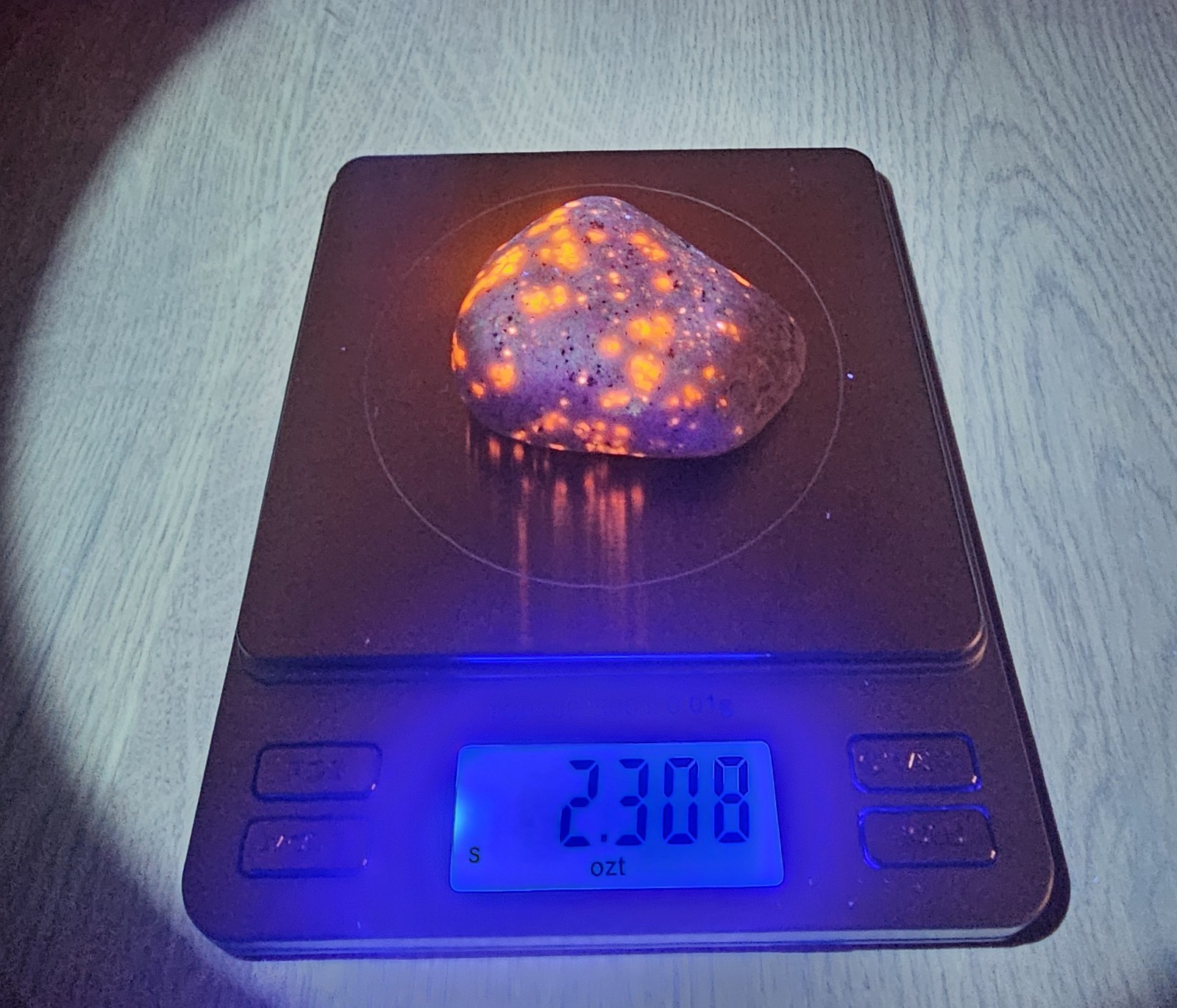 Unbelievable Yooperlite Rock 2.307oz Found On The Shore Of Lake Ontario Unbelievable Yooperlite Rock 2.307oz Found On The Shore Of Lake Ontario