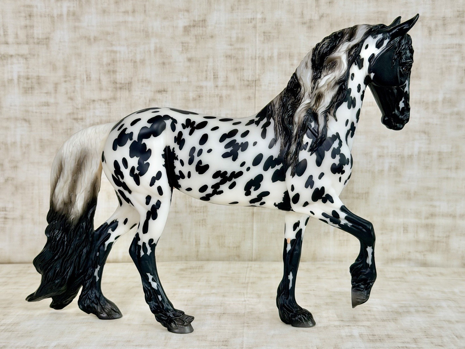 Breyer Horse Breyerfest 2026 Scandi Surprise Matte Black Leopard Appaloosa 1/870 Breyer Horse Breyerfest 2026 Scandi Surprise Matte Black Leopard Appaloosa 1/870