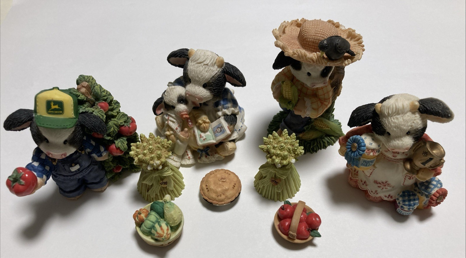 4 Mary's Moo Moos Enesco Cow Figurines 627763 674338 125679 485195 Corn Stalks + 4 Mary's Moo Moos Enesco Cow Figurines 627763 674338 125679 485195 Corn Stalks +