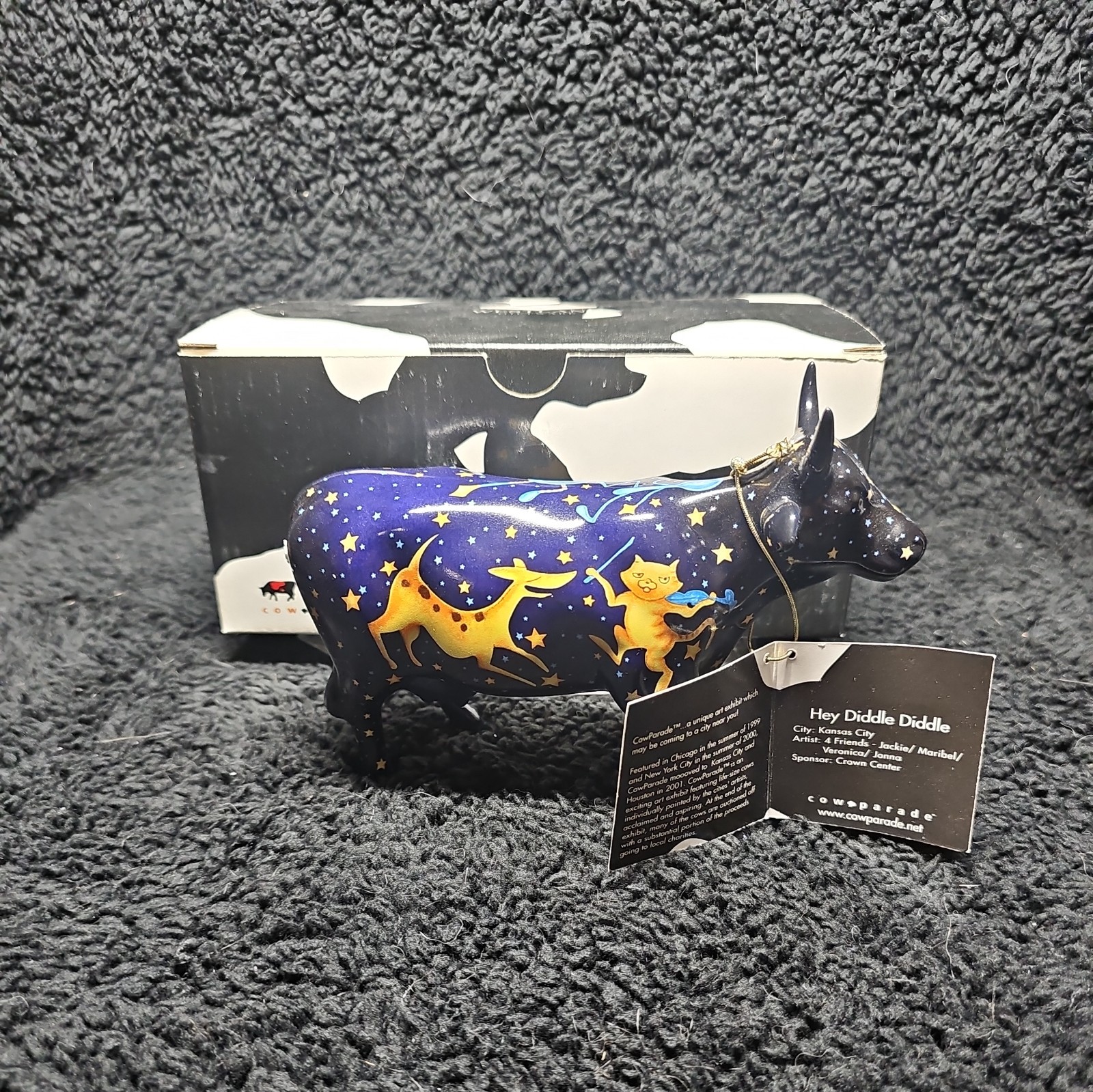 Cows on Parade “Hey Diddle Diddle” with Box and Tag #9202 Cows on Parade “Hey Diddle Diddle” with Box and Tag #9202
