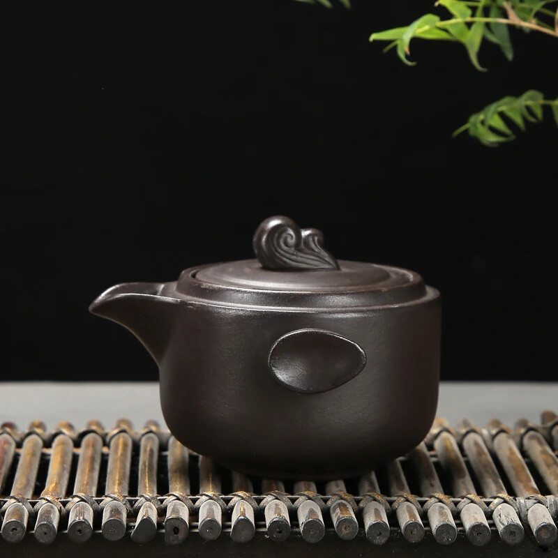 Antique Purple Clay Hand Grab Pot Chinese Yixing Zisha Teapot Household Filter Antique Purple Clay Hand Grab Pot Chinese Yixing Zisha Teapot Household Filter