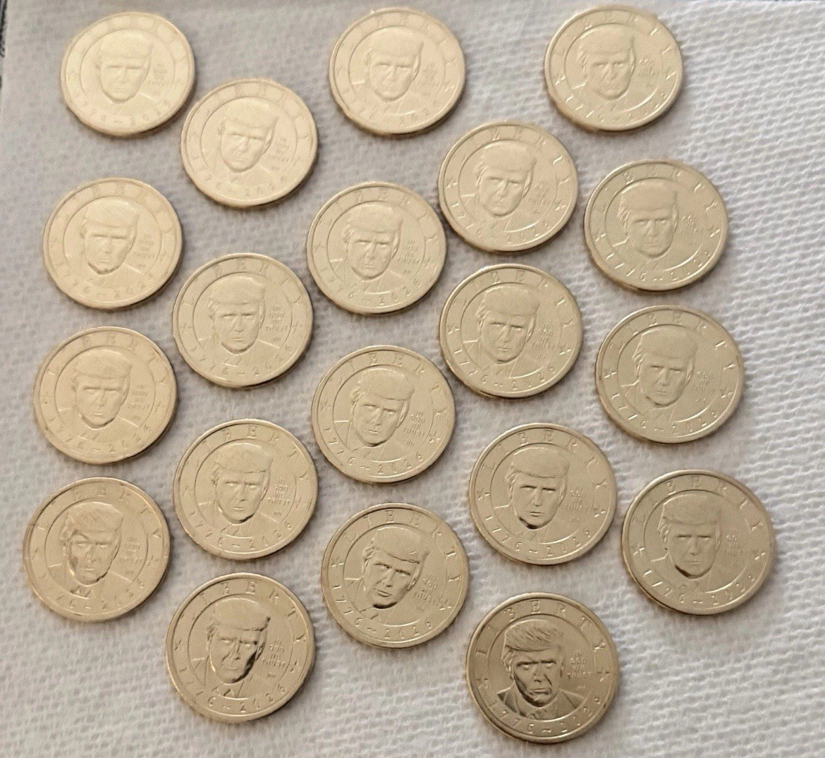 💰Donald J Trump $1 US Mint Coin / Lot of 20 SHIPS NOW🚀 💰Donald J Trump $1 US Mint Coin / Lot of 20 SHIPS NOW🚀