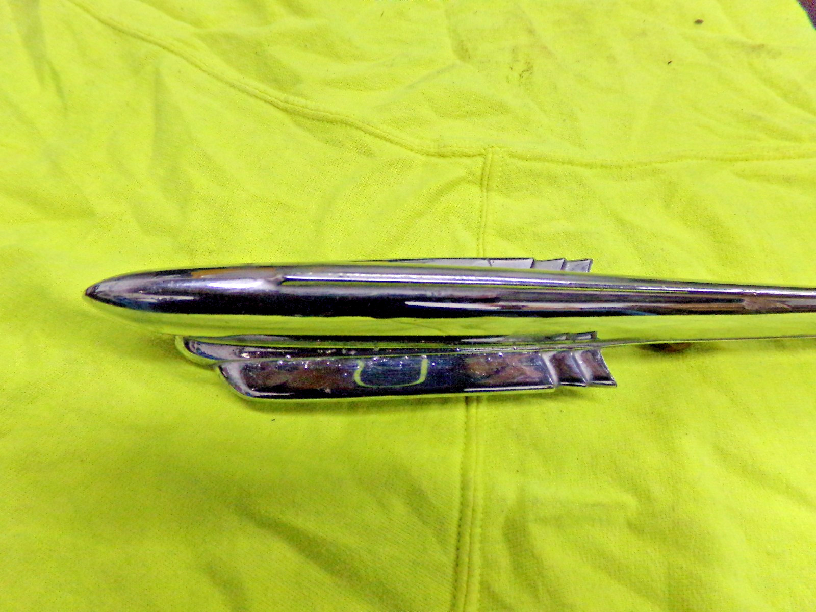 1947 1948 chevrolet car fleetmaster hood chrome ornament some rust pitting 1947 1948 chevrolet car fleetmaster hood chrome ornament some rust pitting