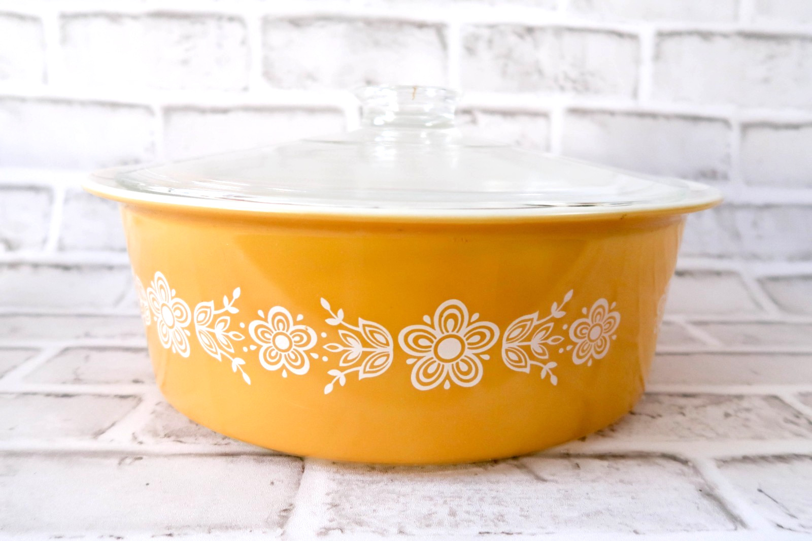 Vintage Pyrex 664 Big Bertha Butterfly Gold 4 Qt Casserole Dish Bowl w/ Lid Vintage Pyrex 664 Big Bertha Butterfly Gold 4 Qt Casserole Dish Bowl w/ Lid