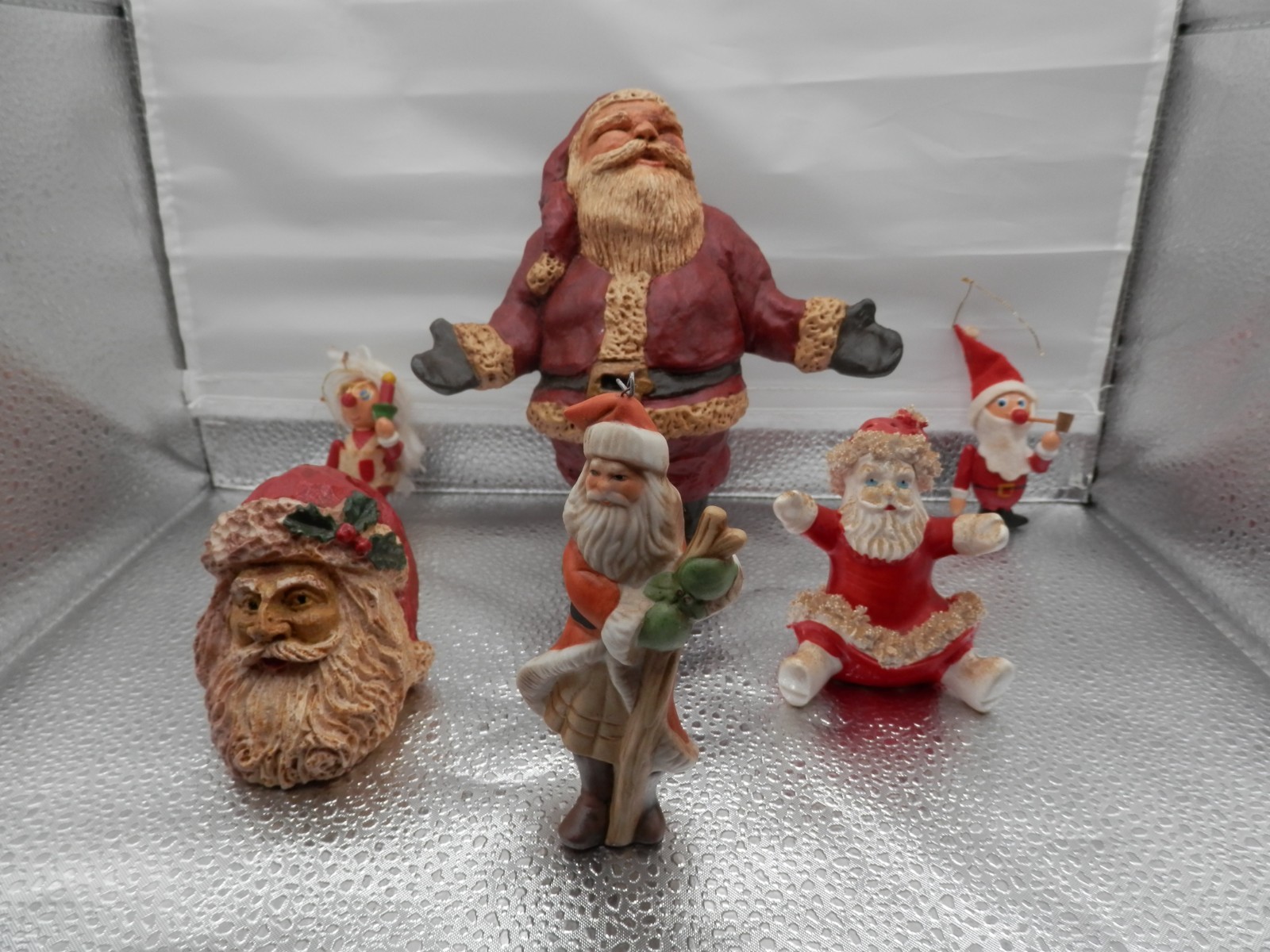 SMALL VINTAGE SANTA COLLECTION GREAT CONDITION SMALL VINTAGE SANTA COLLECTION GREAT CONDITION