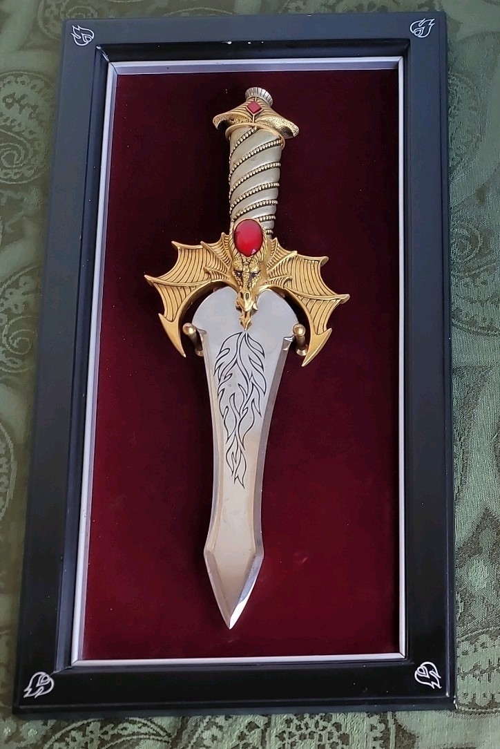 Franklin Mint Dragon's Fire Dagger by Greg Hildebrandt Franklin Mint Dragon's Fire Dagger by Greg Hildebrandt