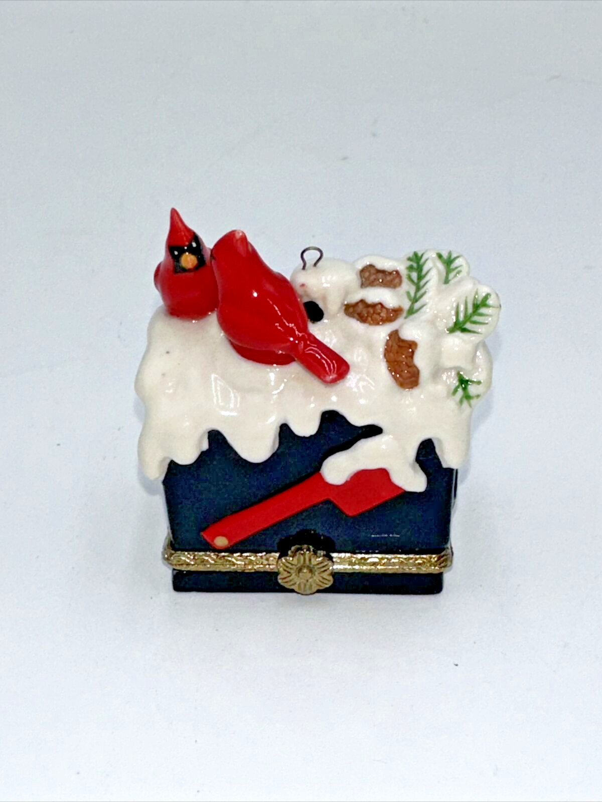 Vintage Porcelain Cardinals On Snowy Mailbox Hinged Trinket Box, Estate Find