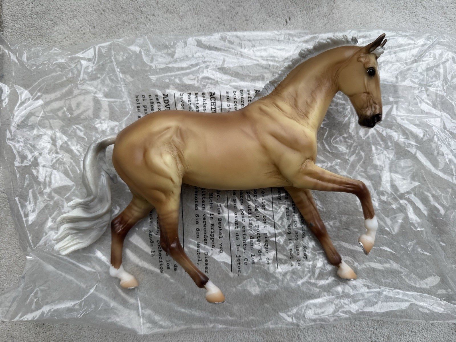 Breyer BreyerFest Horse #10089 Miss Independent Dunalino Warmblood True North SR Breyer BreyerFest Horse #10089 Miss Independent Dunalino Warmblood True North SR