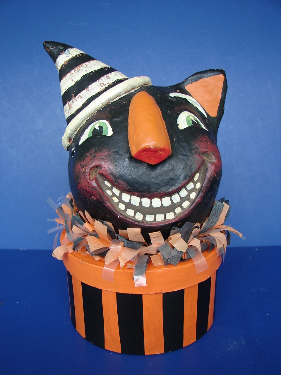 HALLOWEEN BLACK CAT 7 1/2" Tall Paper Mache CONTAINER PARTY by Alycia Matthews