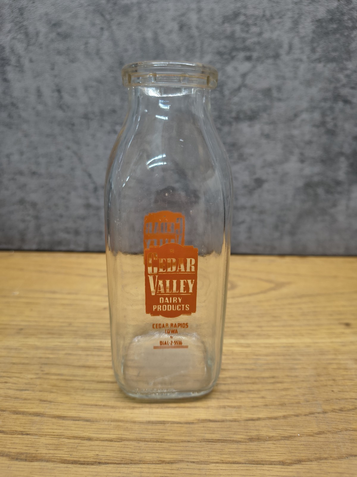 Vintage Cedar Valley Cow Farm Dairy, Cedar Rapids, Iowa IA, Pint MILK BOTTLE Vintage Cedar Valley Cow Farm Dairy, Cedar Rapids, Iowa IA, Pint MILK BOTTLE