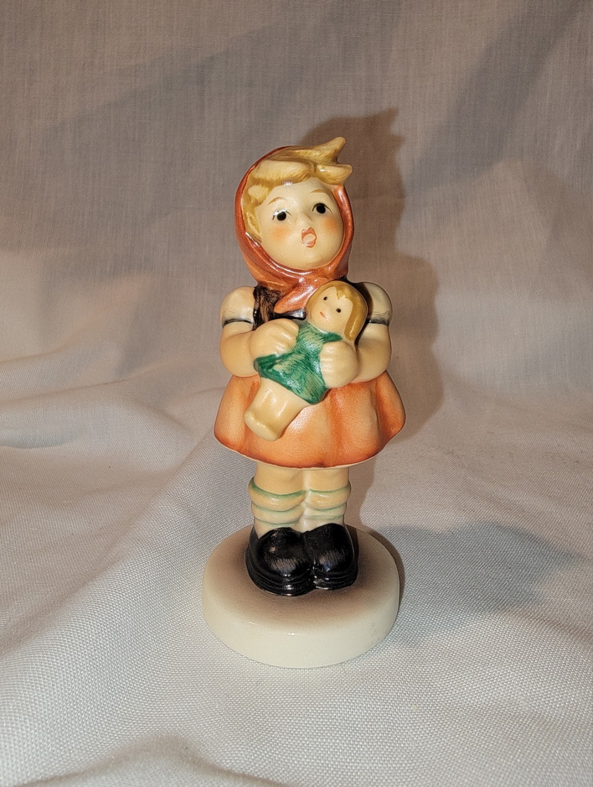 Hummel 239/B Figurine "Little Girl With Doll" TMK5~W. Germany 3.5"(N-116)