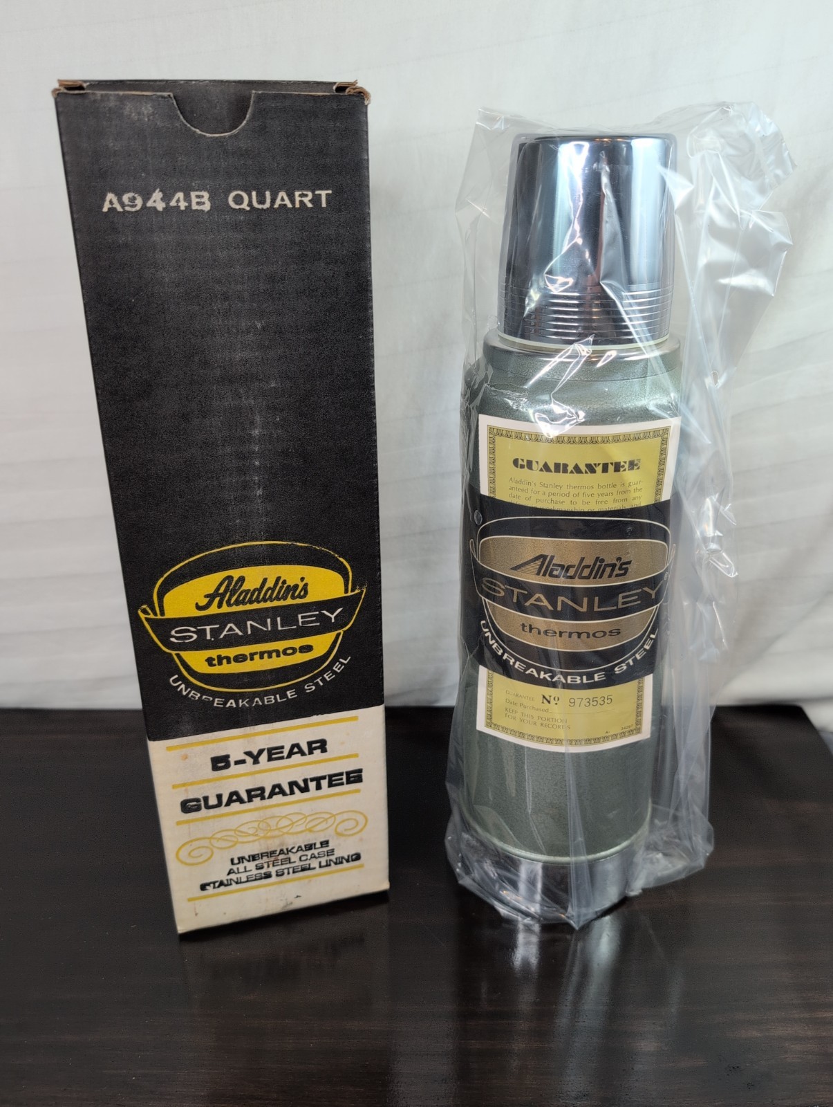 NOS VINTAGE 1 QUART Green STANLEY ALADDIN’S STEEL THERMOS 944B W/ Box NEW 1970's