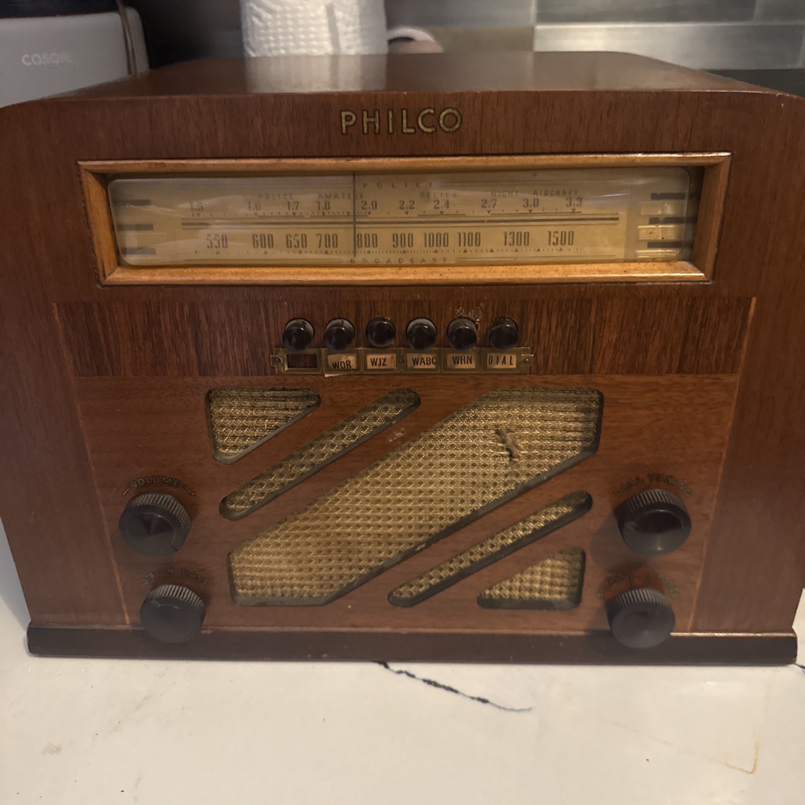 Vintage 1940 Philco 40-135 Tube Radio Wood Cabinet - Pre-War Art Deco For Restor Vintage 1940 Philco 40-135 Tube Radio Wood Cabinet - Pre-War Art Deco For Restor