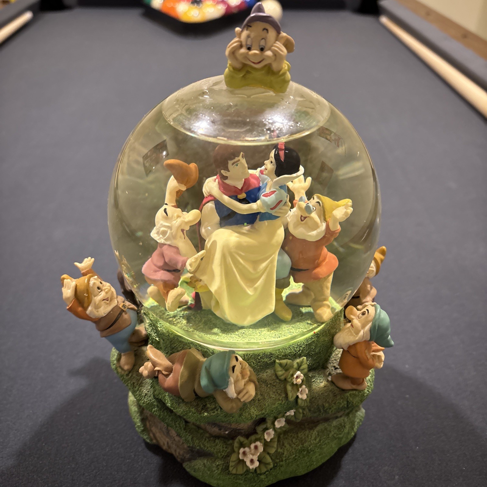 Vintage 2000 Disney Snow White Seven Dwarfs Musical Snow Globe Someday My Prince Vintage 2000 Disney Snow White Seven Dwarfs Musical Snow Globe Someday My Prince