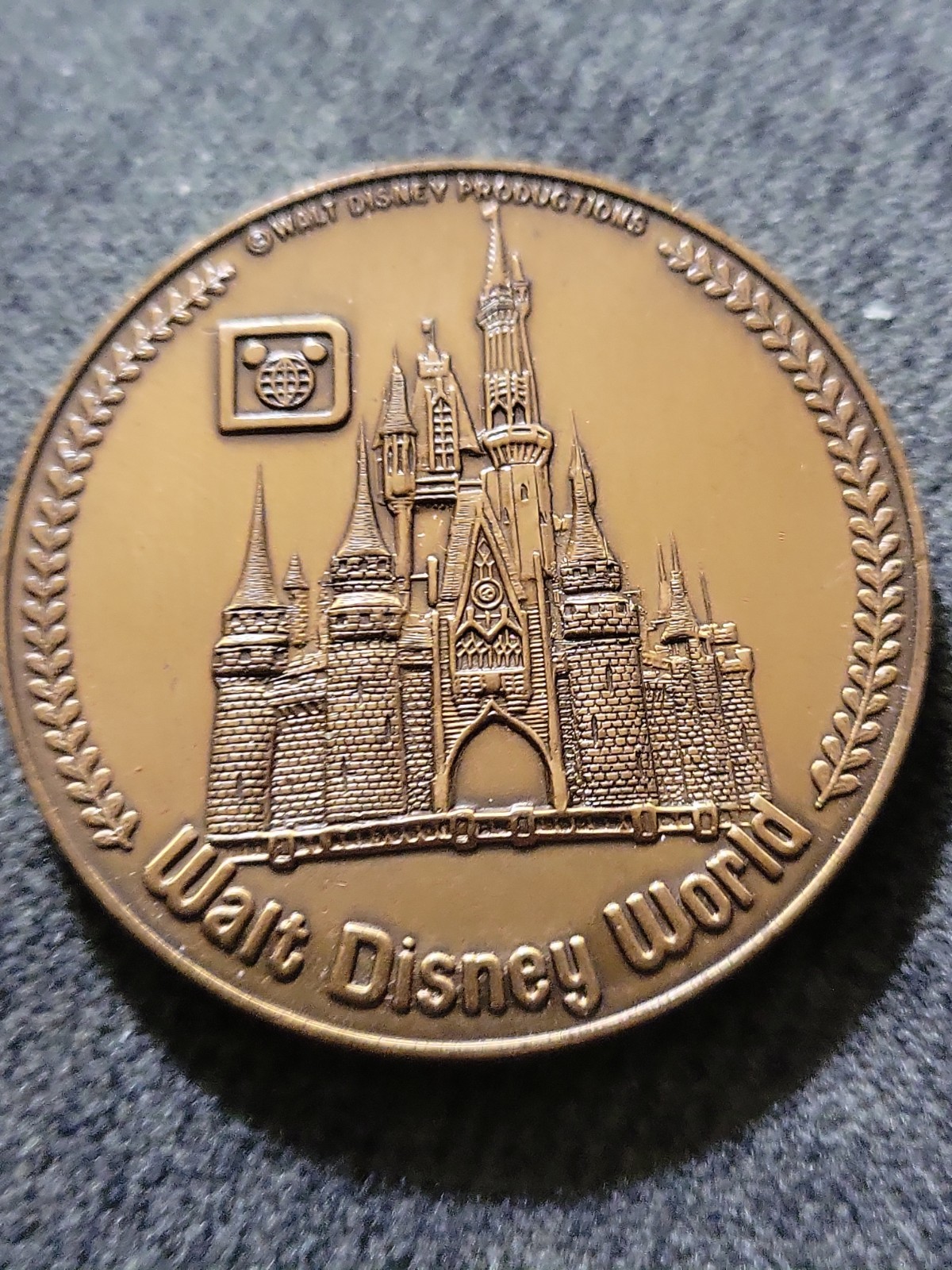 Vintage 1970s Walt Disney World Magic Kingdom Bronze Souvenir Medallion Coin Vintage 1970s Walt Disney World Magic Kingdom Bronze Souvenir Medallion Coin