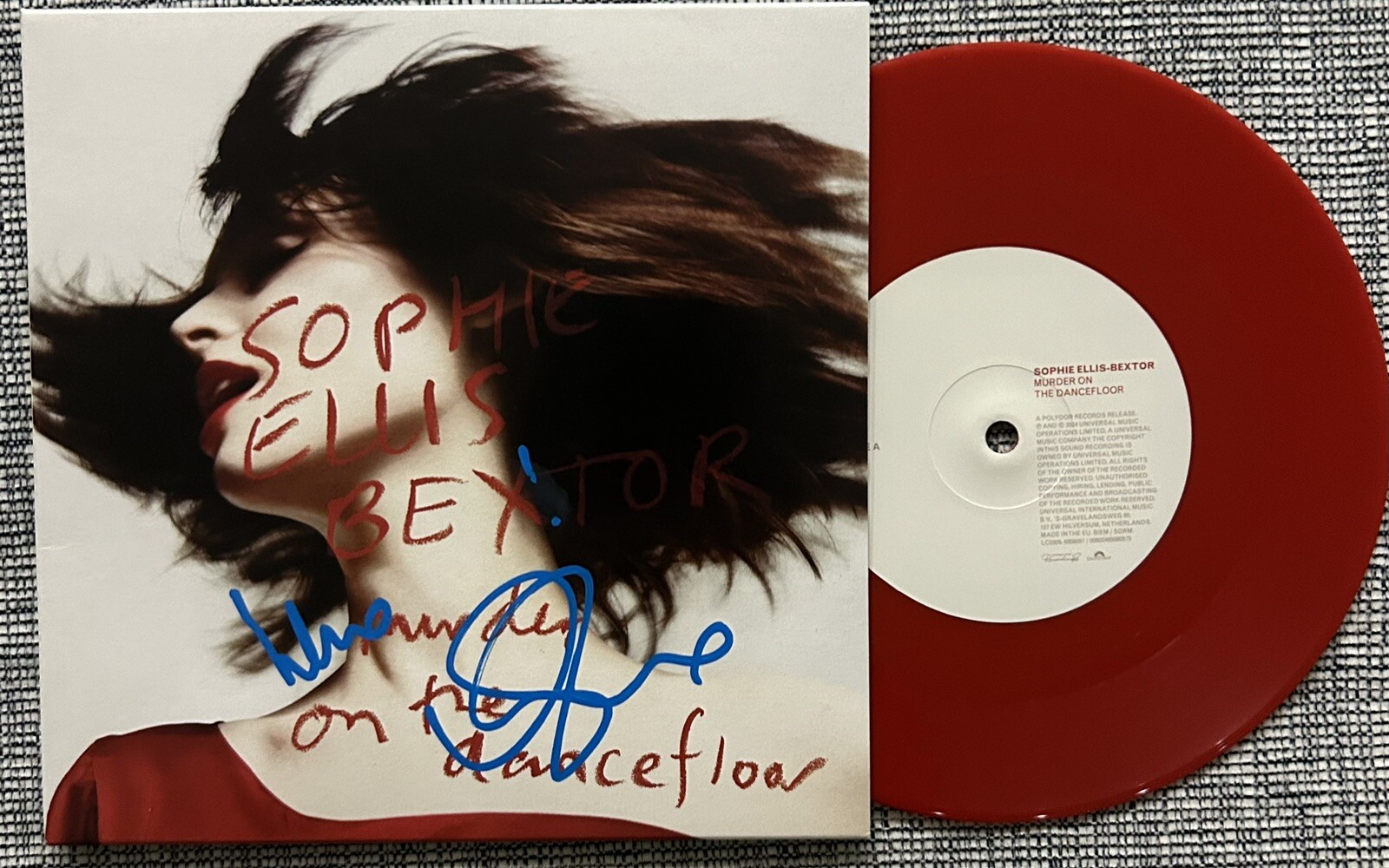 SOPHIE ELLIS-BEXTOR SIGNED MURDER ON THE DANCEFLOOR 7 INCH VINYL - BECKETT COA SOPHIE ELLIS-BEXTOR SIGNED MURDER ON THE DANCEFLOOR 7 INCH VINYL - BECKETT COA