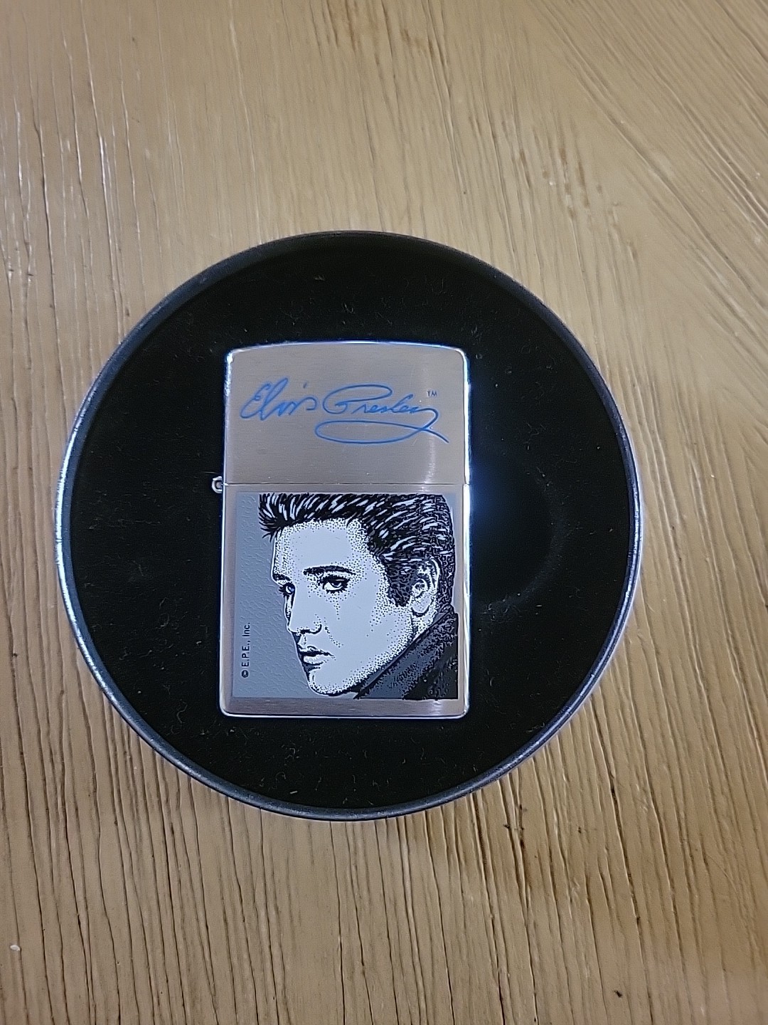 Z Zippo 2001 Stars of Hollywood-Elvis Presley NOS in Original Tin Z Zippo 2001 Stars of Hollywood-Elvis Presley NOS in Original Tin