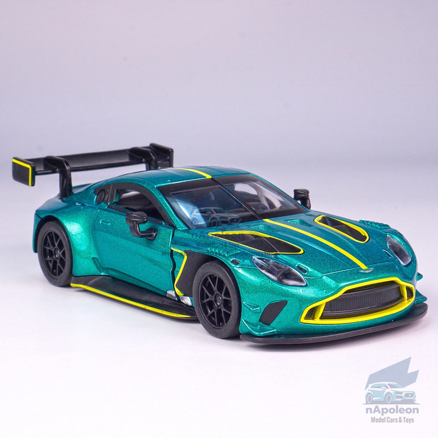 1/31 Aston Martin Vantage GT3 Model Car Diecast Vehicle Collection Gift Green 1/31 Aston Martin Vantage GT3 Model Car Diecast Vehicle Collection Gift Green