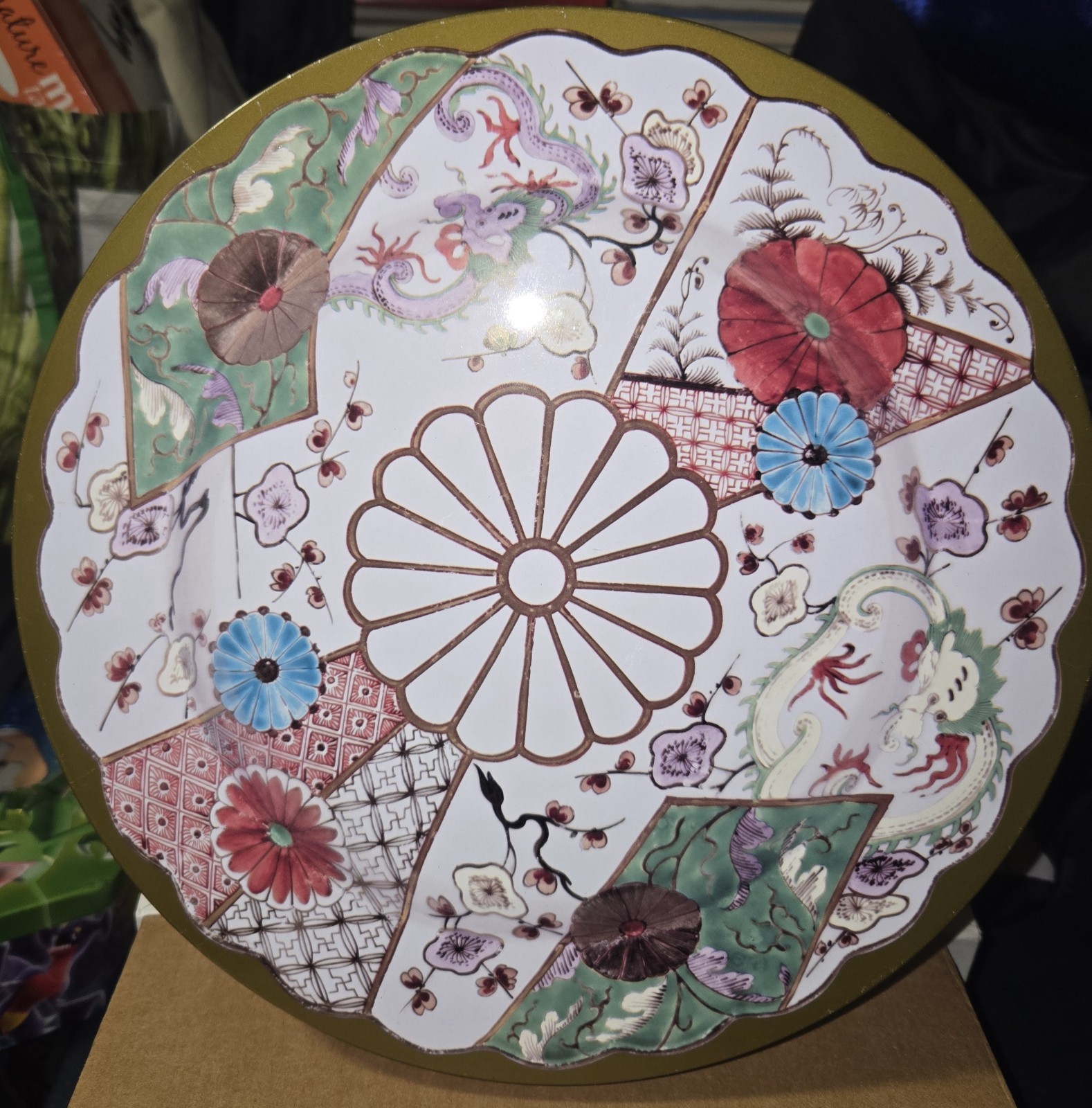 MMA COLLECTION ENGLISH IMARI WORCESTER TIN PLATES SET OF 6 W/CASE #10-09356-5 MMA COLLECTION ENGLISH IMARI WORCESTER TIN PLATES SET OF 6 W/CASE #10-09356-5