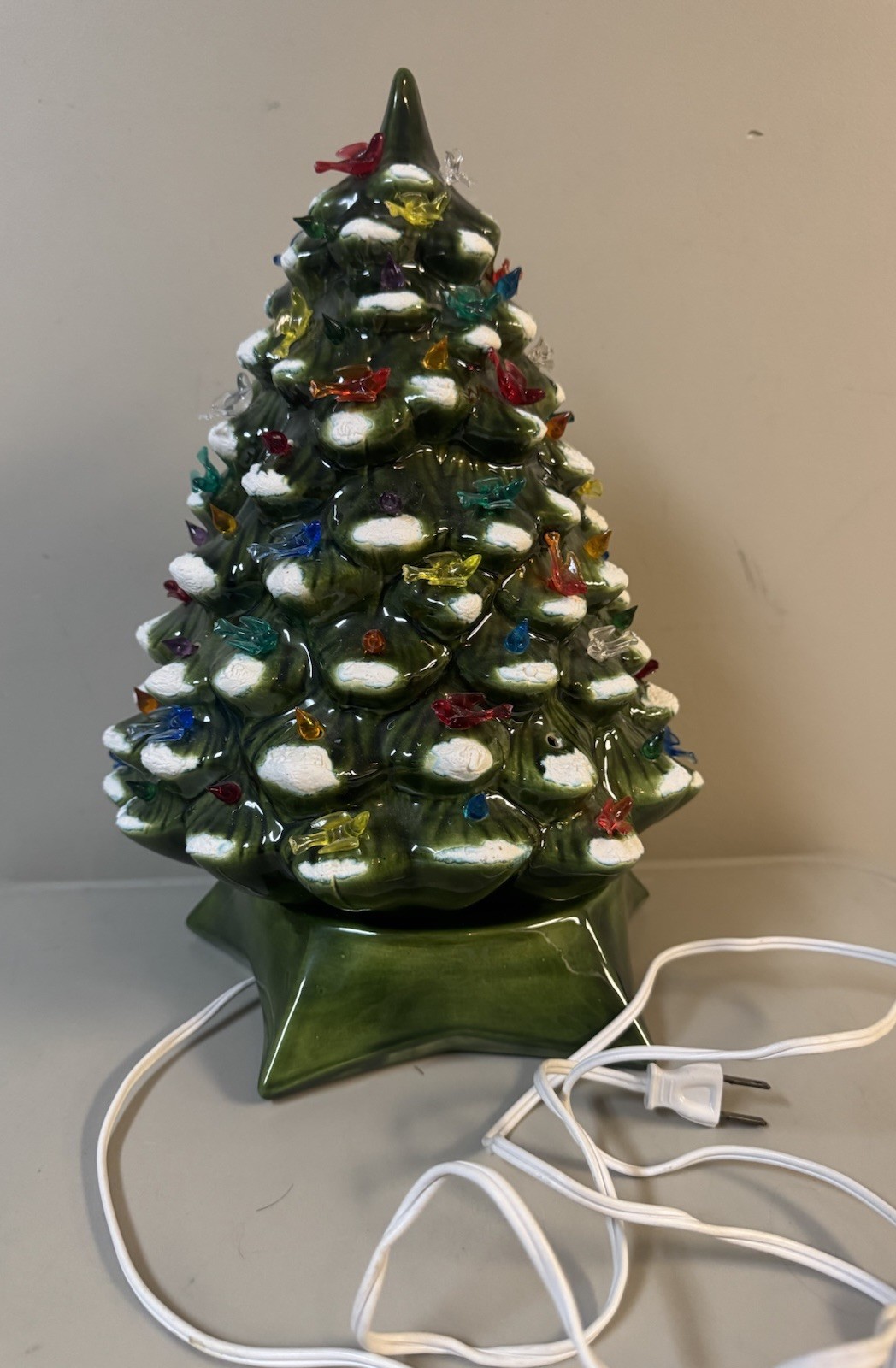 Rare VTG Light Up Ceramic Christmas Tree Holland Mold 18.5 inches W/ Base 