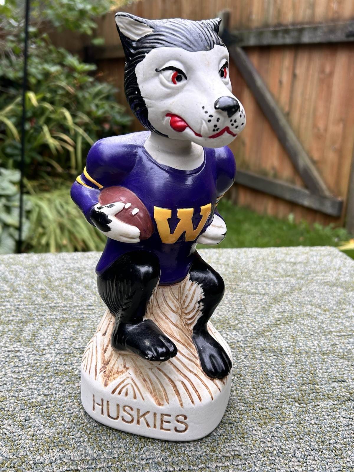 VINTAGE 1974 MCCORMICK WHISKEY DECANTER UNIVERSITY OF WASHINGTON HUSKIES