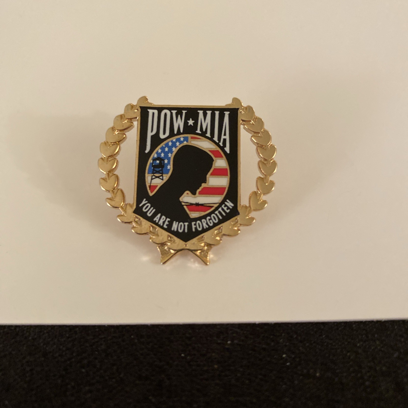 POW*MIA Logo Gold Wreath Military lapel Hat Pin Insignia