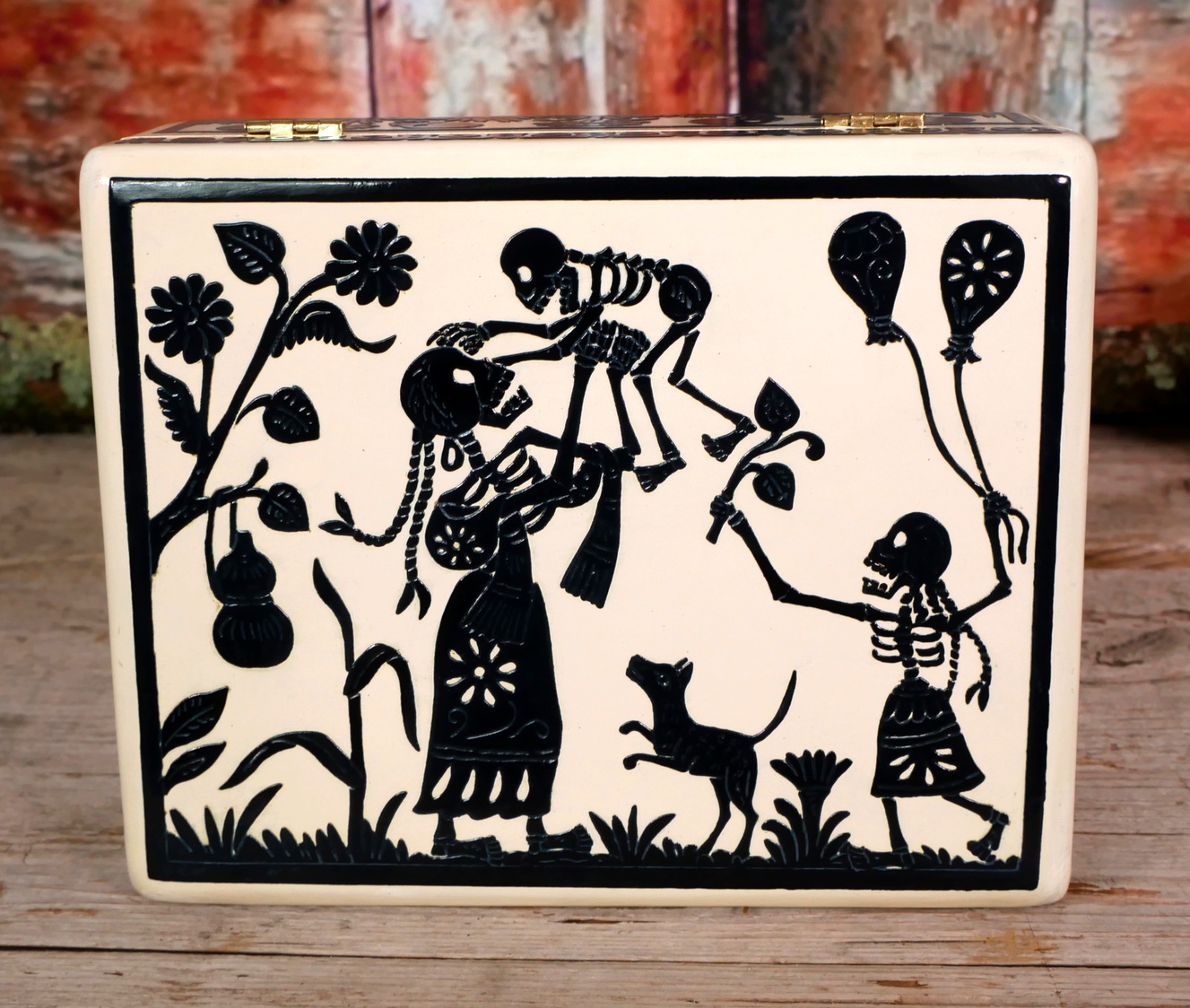 Day of the Dead Handmade Lacquer Box Skeleton Mom & Kids Olinalá Mexico Folk Art Day of the Dead Handmade Lacquer Box Skeleton Mom & Kids Olinalá Mexico Folk Art