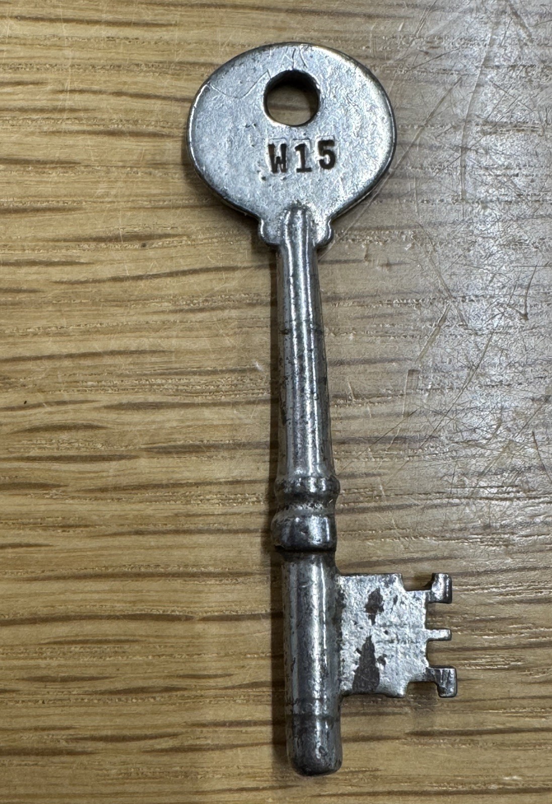 🌿 🗝️  Antique Unique Key W15 and #3 Vintage Skeleton Key solid barrel
