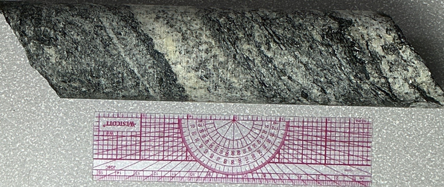 Gray Black Gneiss Hard Rock Core Sample 37oz Granite Banding Geological Specimen Gray Black Gneiss Hard Rock Core Sample 37oz Granite Banding Geological Specimen