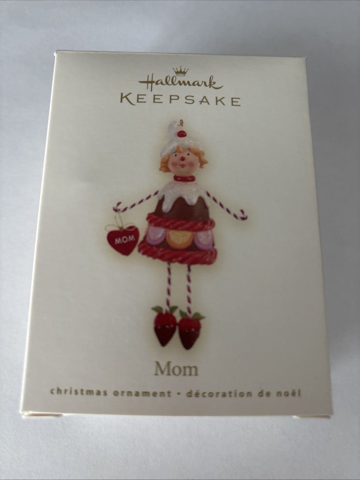 2008 Hallmark Keepsake "Mom" Christmas Ornament