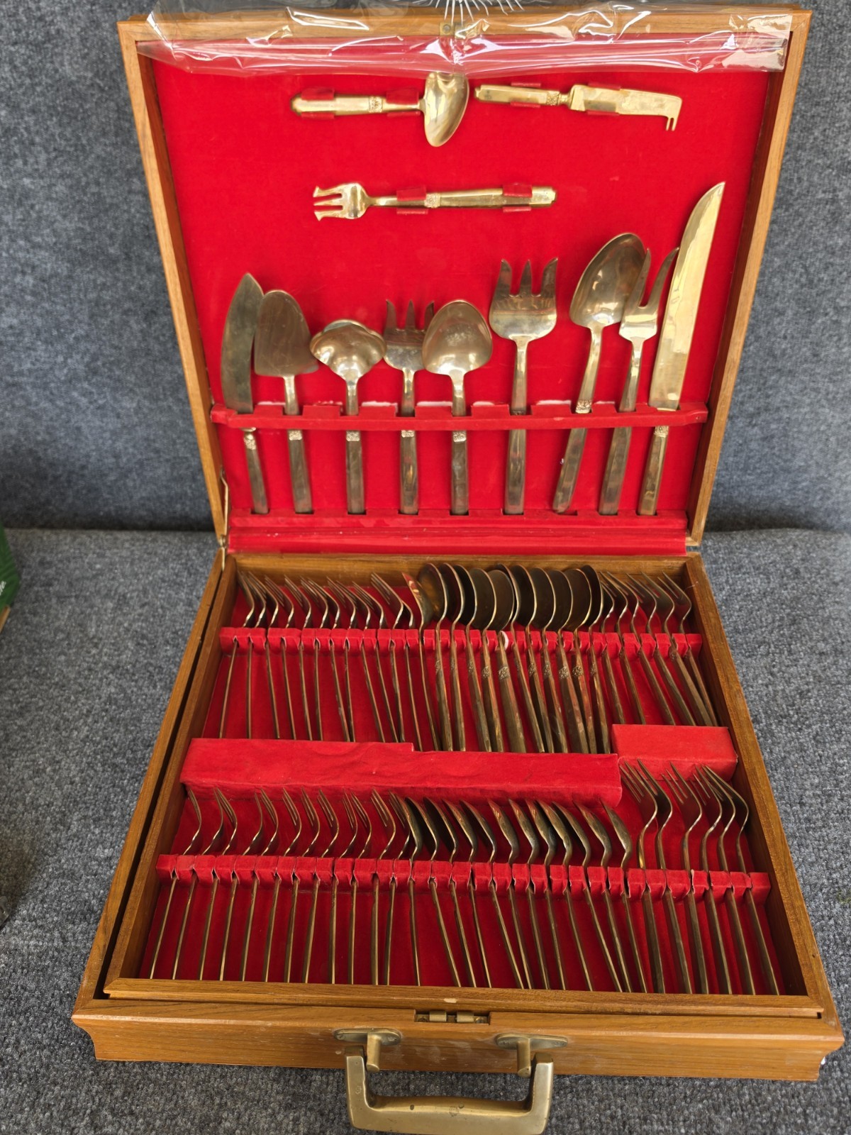 Vintage Thai Bronze Flatware Set 144 Pc Service for 12 King Design Teak Chest VU Vintage Thai Bronze Flatware Set 144 Pc Service for 12 King Design Teak Chest VU