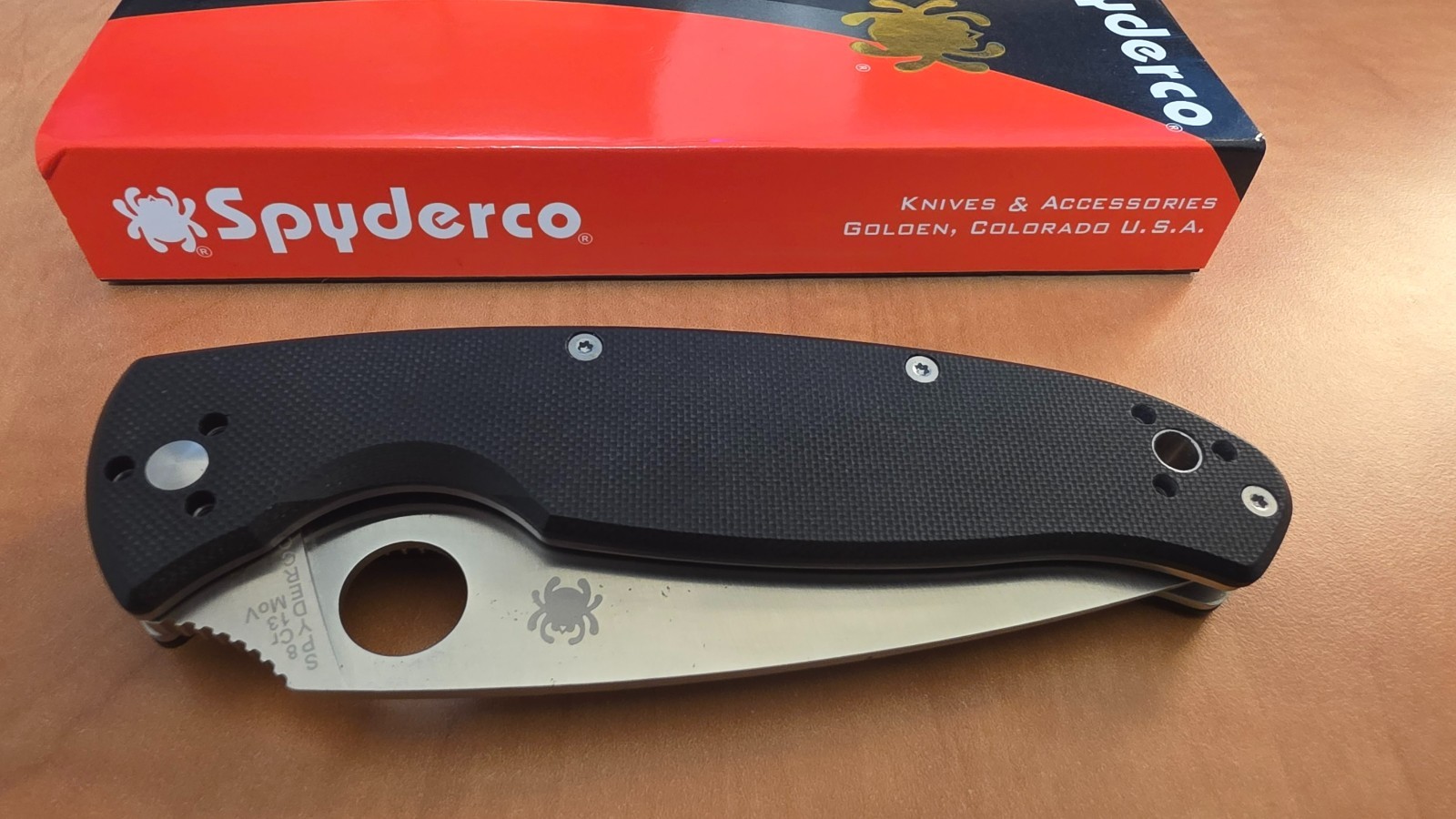 NEW Spyderco Resilience G-10 4.25 inch Folding Knife C142GP NEW Spyderco Resilience G-10 4.25 inch Folding Knife C142GP