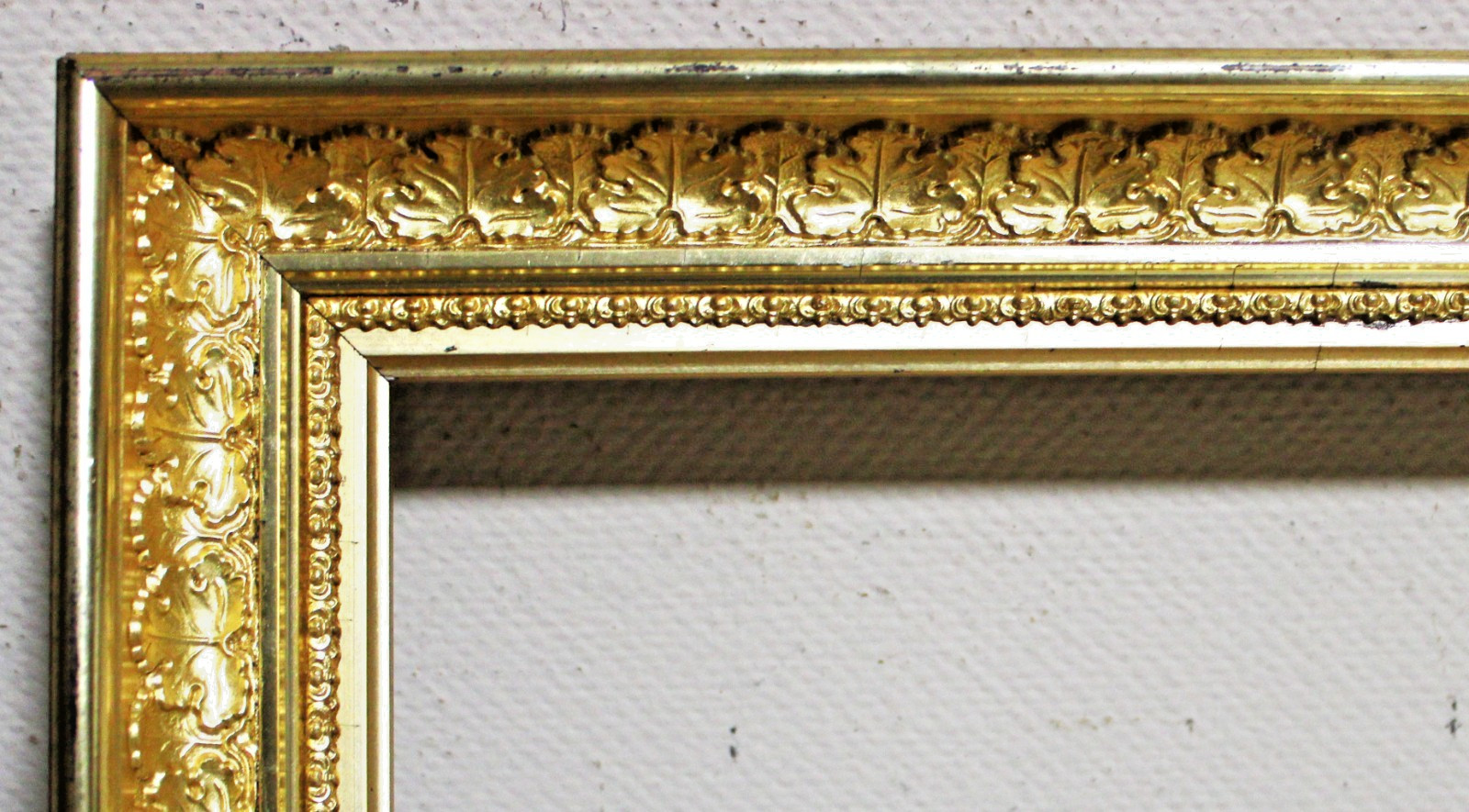 SUPERB ANTIQUE FITS 8 X 10" PICTURE FRAME WOOD ORNATE LEMON GOLD 1880 VICTORIAN
