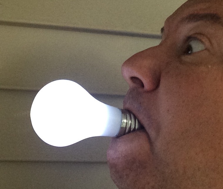 MAGIC LIGHT UP BULB In Mouth Joke Hand Ring LED Family Costume Uncle TV Show MAGIC LIGHT UP BULB In Mouth Joke Hand Ring LED Family Costume Uncle TV Show