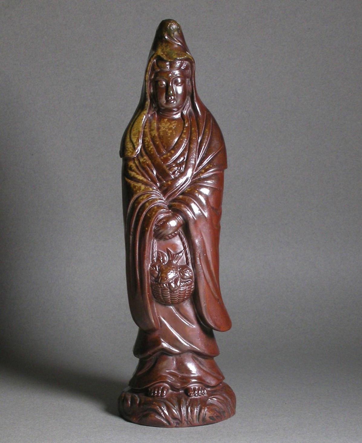 Vintage Japanese Bizen Stoneware Kannon Guanyin Figurine Holding Basket (26.5cm) Vintage Japanese Bizen Stoneware Kannon Guanyin Figurine Holding Basket (26.5cm)