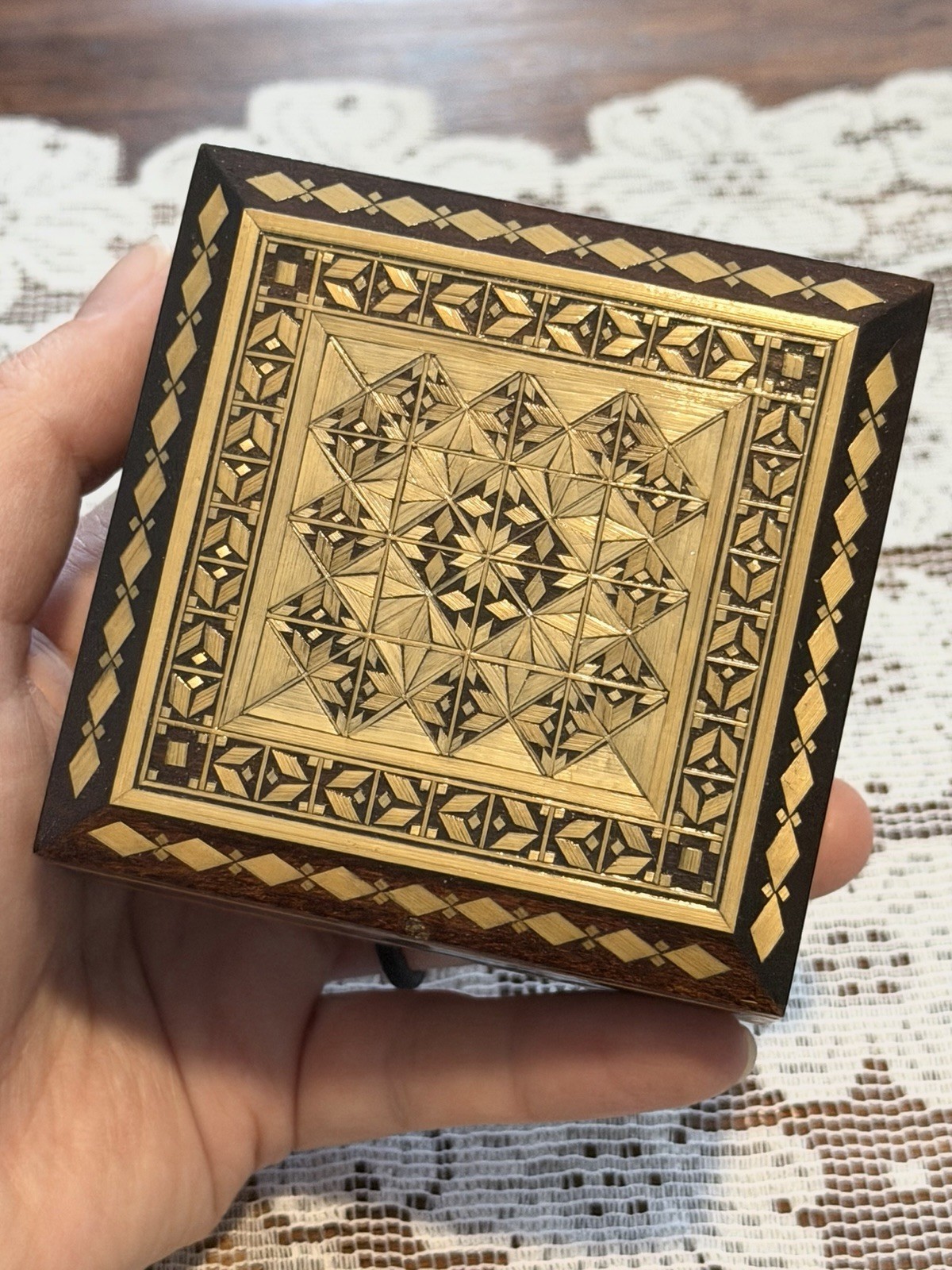 Russian Straw Inlaid Linden Wood Trinket Box Russian Straw Inlaid Linden Wood Trinket Box
