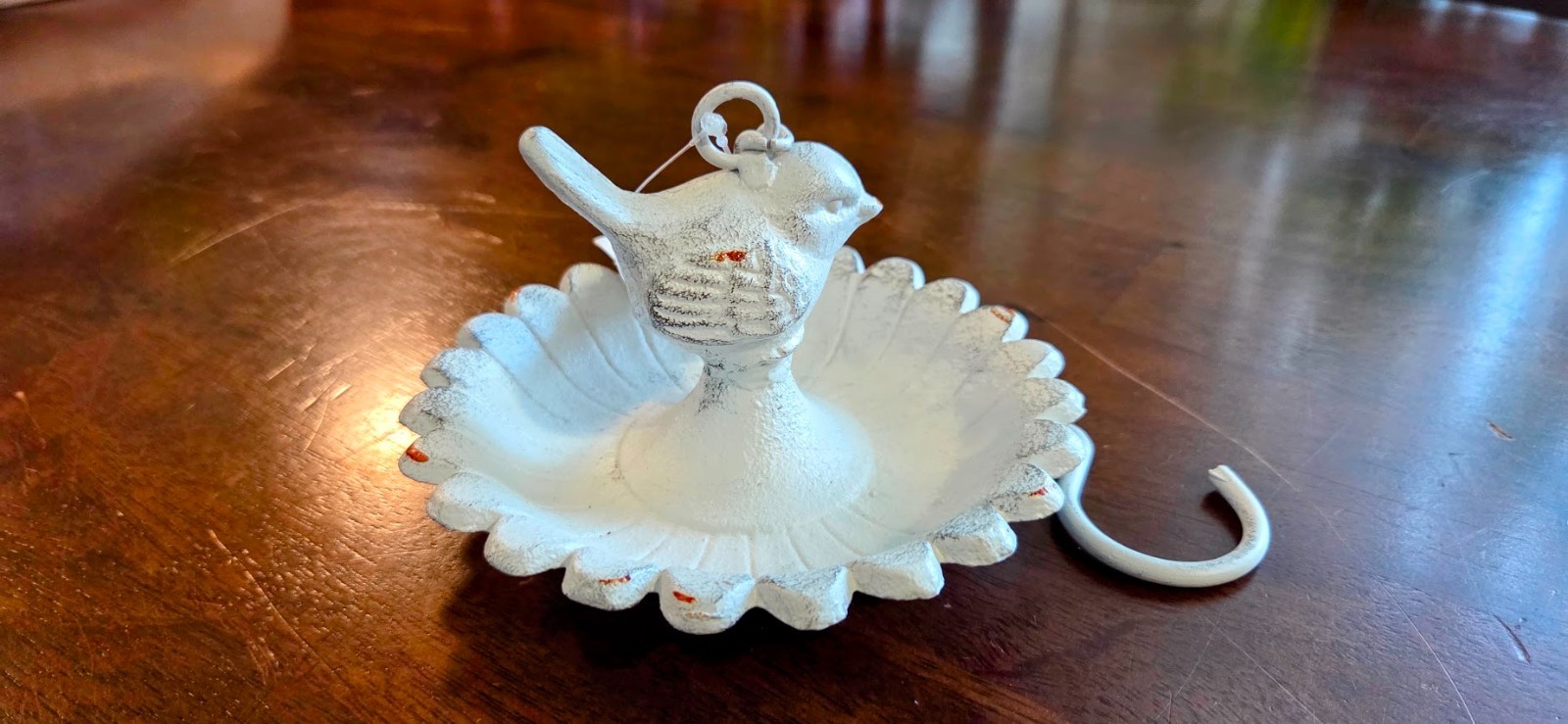 CTW Home Collection Hanging Bird Feeder Cast Iron Outdoor Indoor Garden Patio CTW Home Collection Hanging Bird Feeder Cast Iron Outdoor Indoor Garden Patio