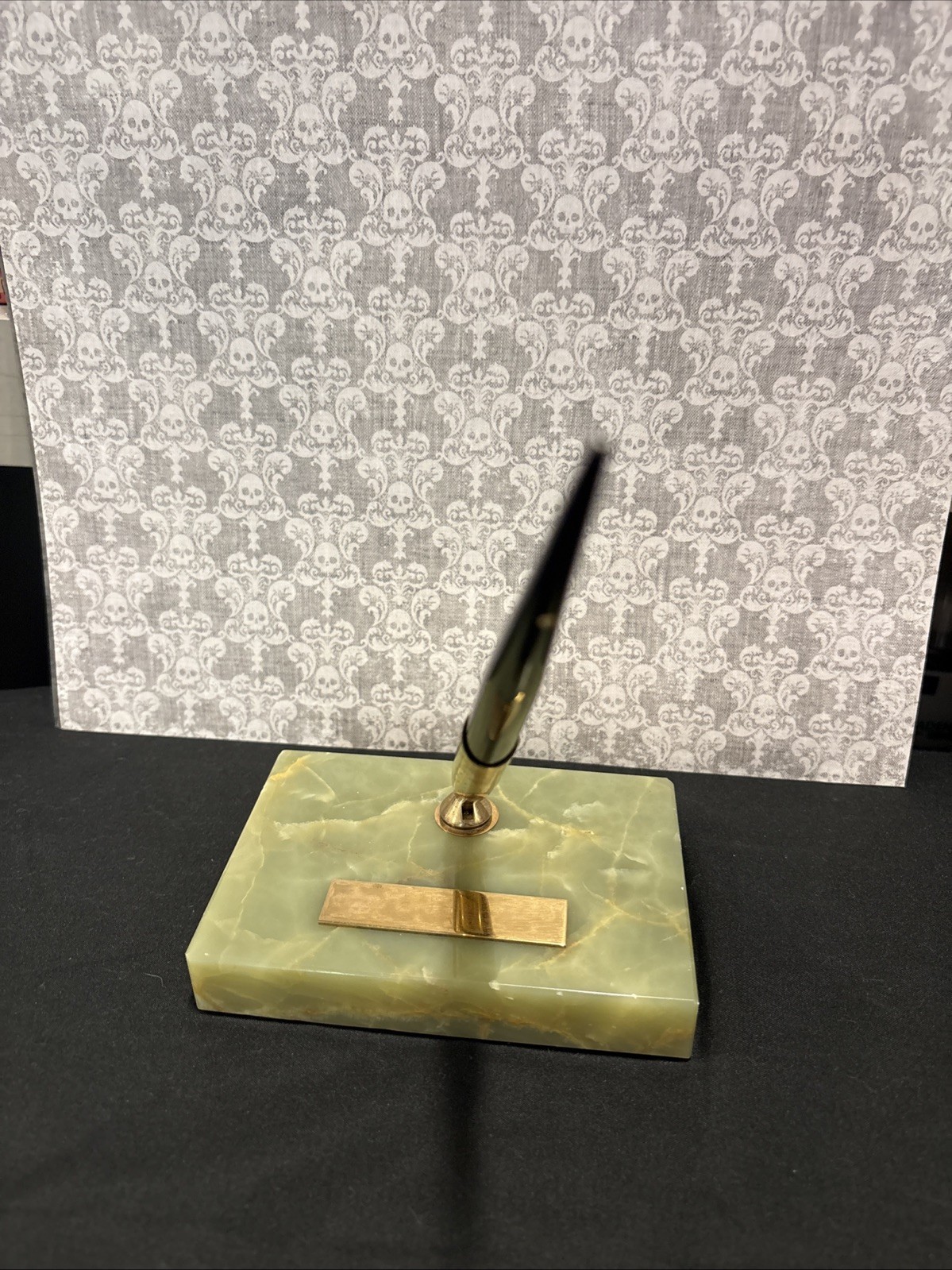 Vintage Shaeffer Fountain Pen Holder Desk Set On Green Marble Onyx Stone Base Vintage Shaeffer Fountain Pen Holder Desk Set On Green Marble Onyx Stone Base