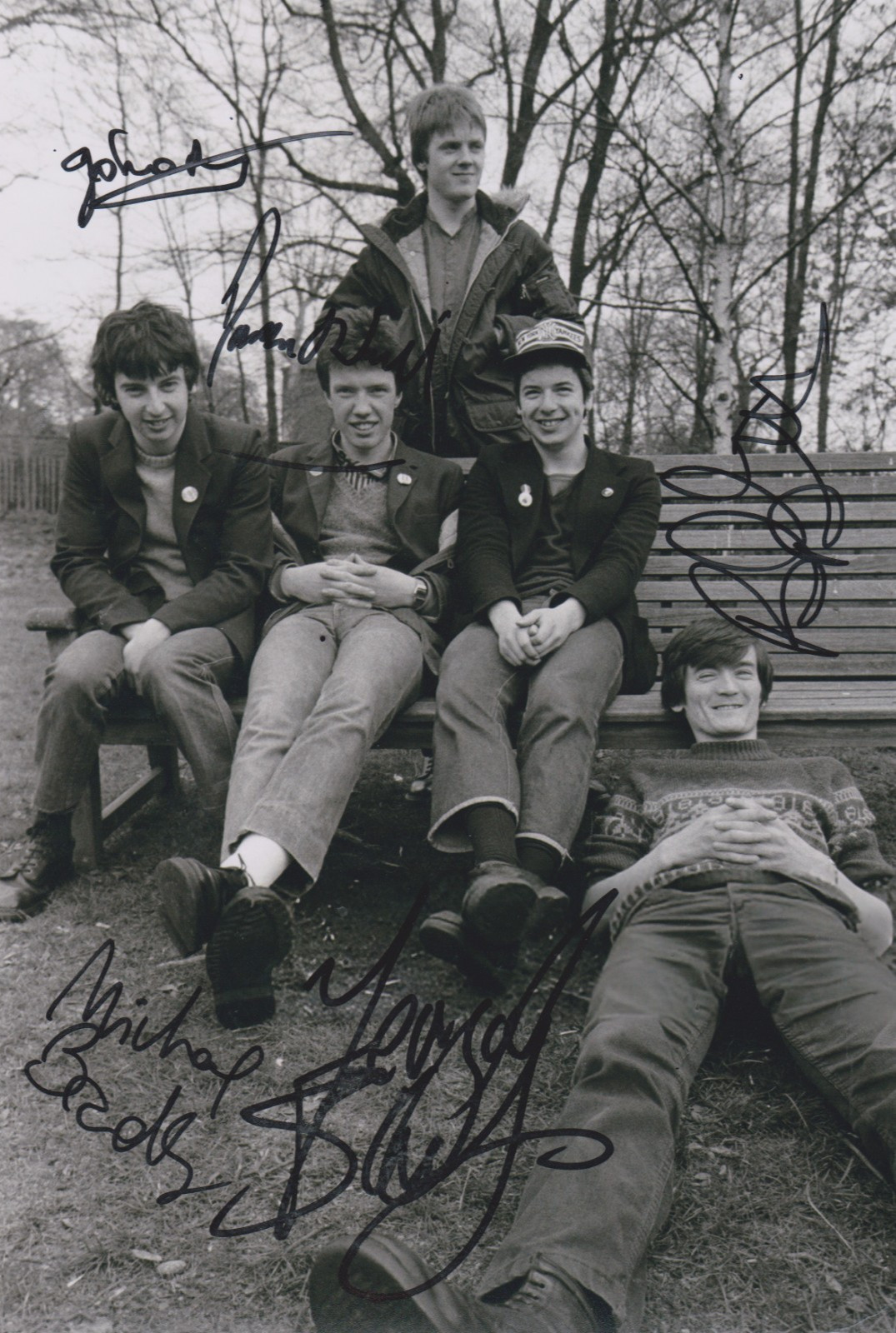 The Undertones **HAND SIGNED** 12x8 photo ~ AUTOGRAPHED The Undertones **HAND SIGNED** 12x8 photo ~ AUTOGRAPHED