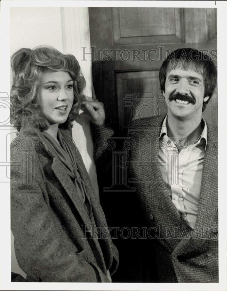 1978 Press Photo Sonny Bono and Lee Purcell co-star in "Murder in Music City" 1978 Press Photo Sonny Bono and Lee Purcell co-star in "Murder in Music City"