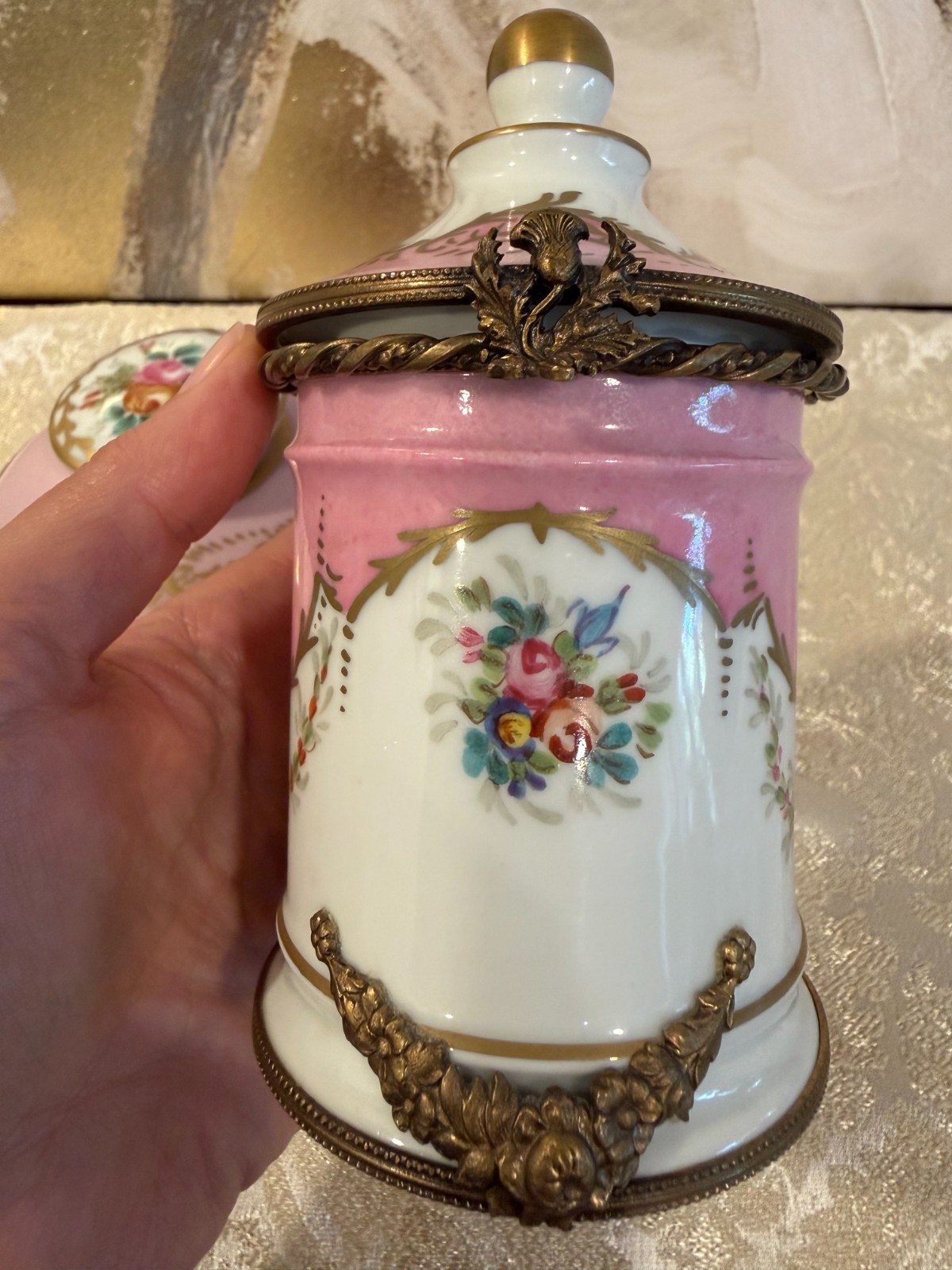 2pc Vintage Limoges France Peint Main Pink Porcelain Trinket Box Powder Dresser 2pc Vintage Limoges France Peint Main Pink Porcelain Trinket Box Powder Dresser