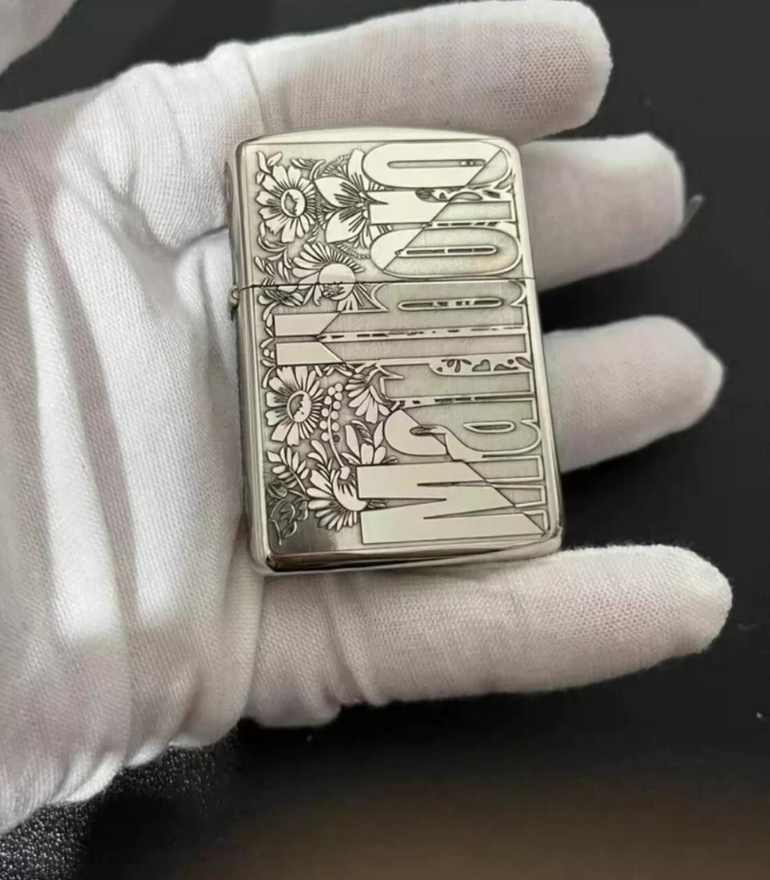 MARLBORO SILVER ZIPPO LIGHTER MARLBORO SILVER ZIPPO LIGHTER