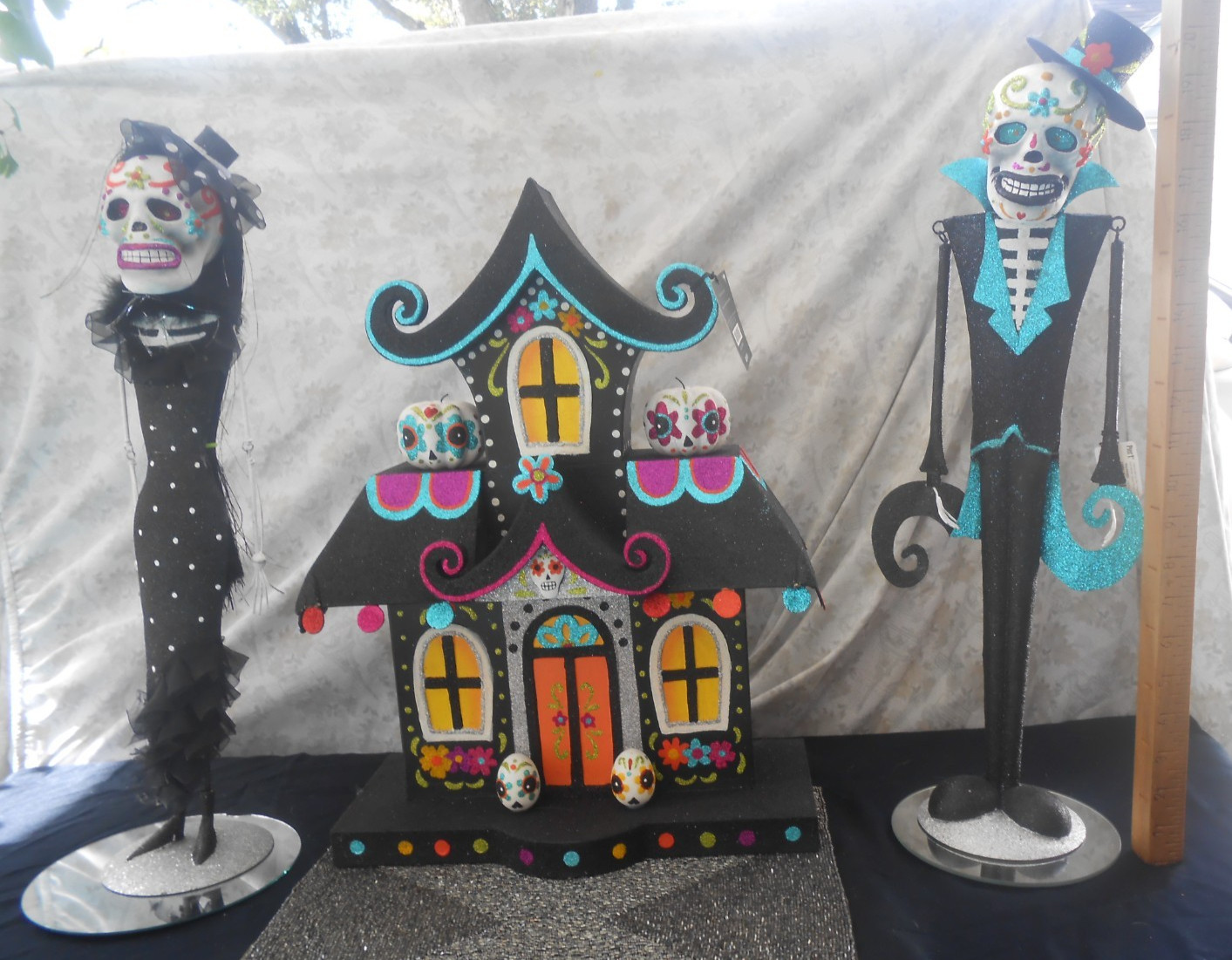 RARE Pier 1 Day of the Glitter Dead halloween house with metal CRYSTAL SKULLS RARE Pier 1 Day of the Glitter Dead halloween house with metal CRYSTAL SKULLS