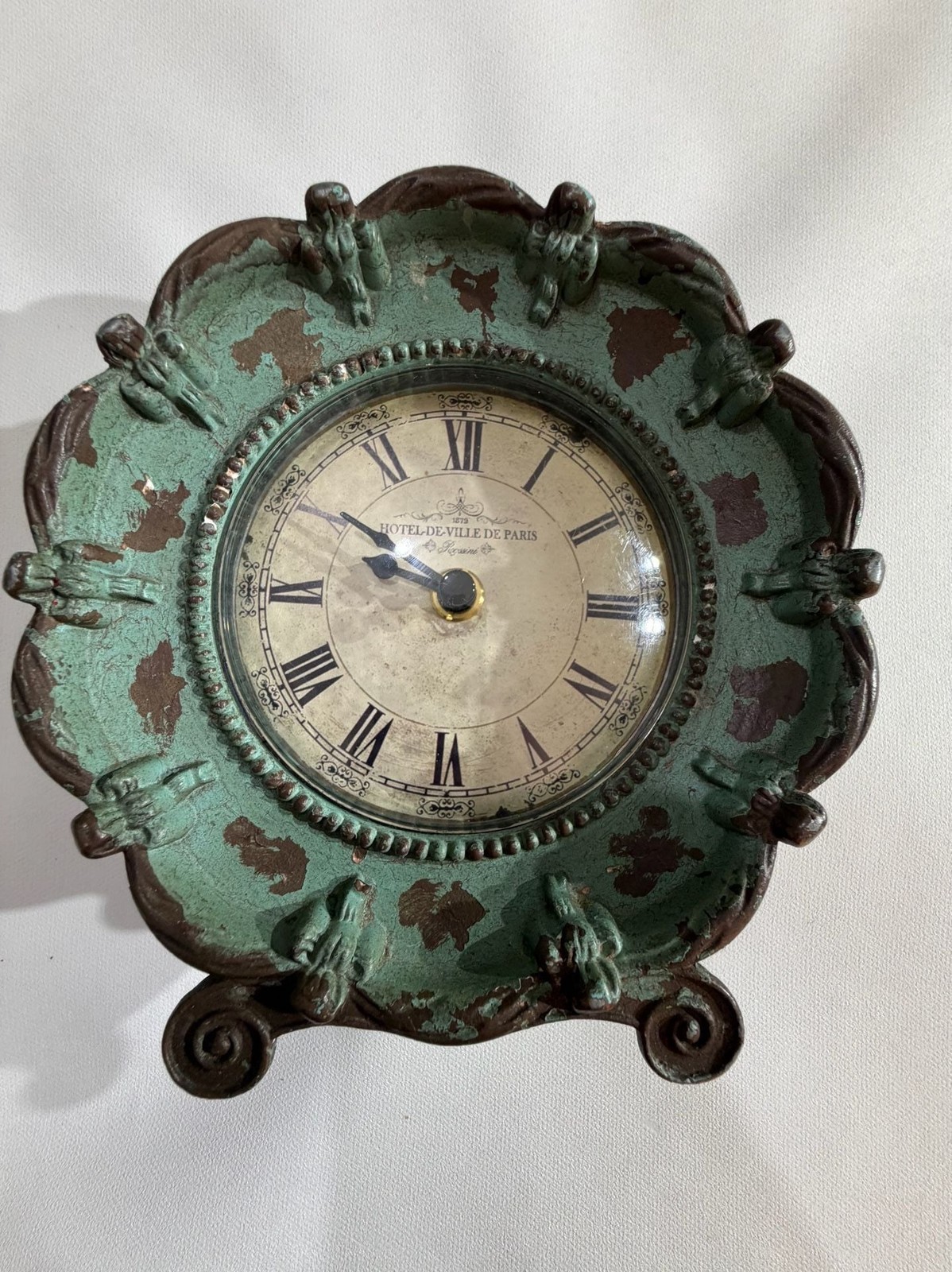 Vintage Hotel De Ville De Paris Metal Tabletop Desk Clock Green Vintage Hotel De Ville De Paris Metal Tabletop Desk Clock Green